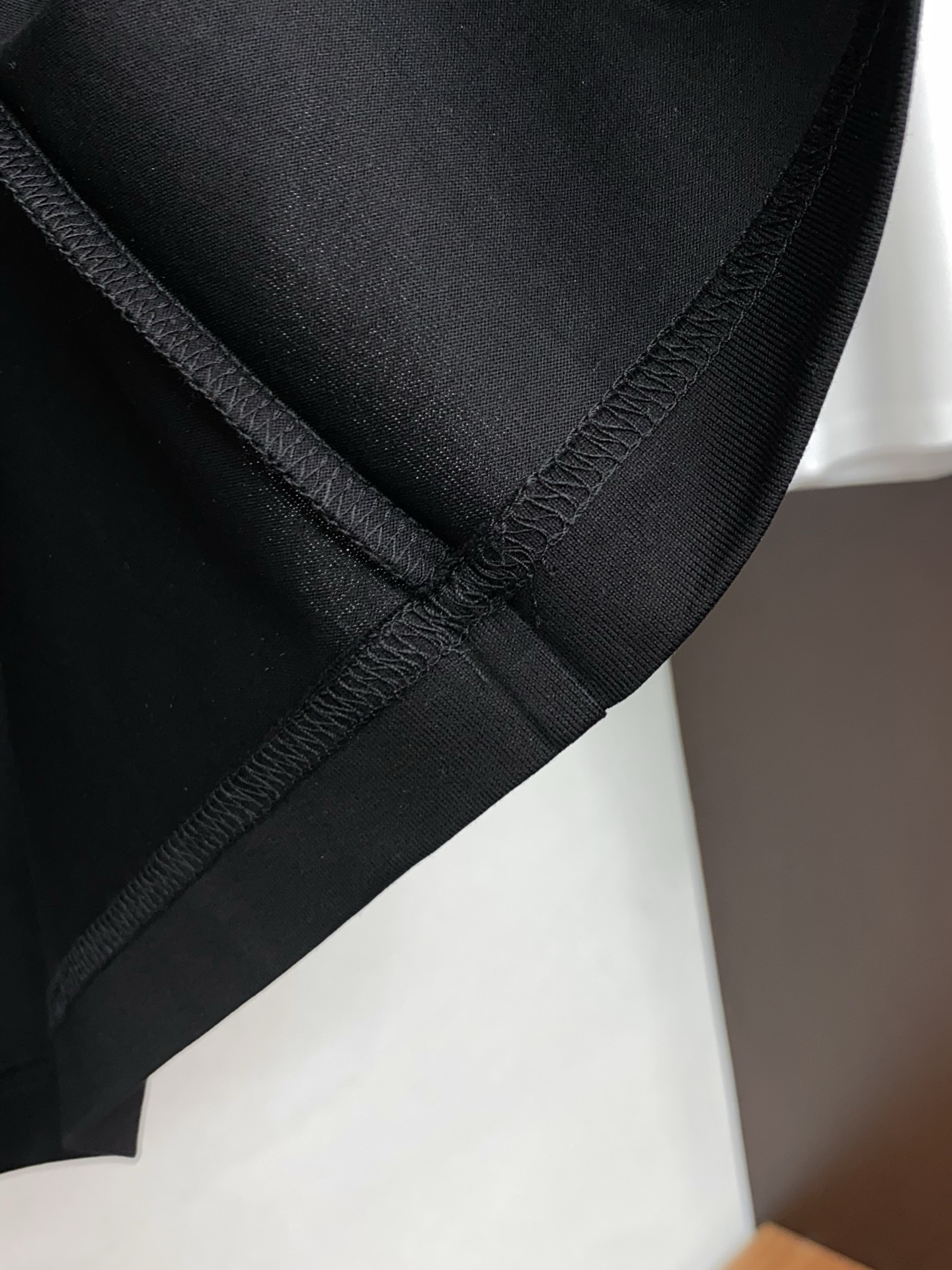 Loro Piana 诺悠翩雅 高级定制 2026新款短袖 百搭款式 任何人都可以轻松驾驭 面料全订制工
