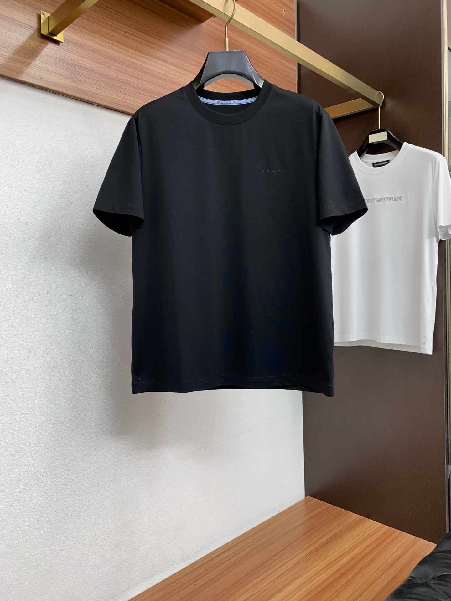 Loro Piana 诺悠翩雅 高级定制 2026新款短袖 百搭款式 任何人都可以轻松驾驭 面料全订制工