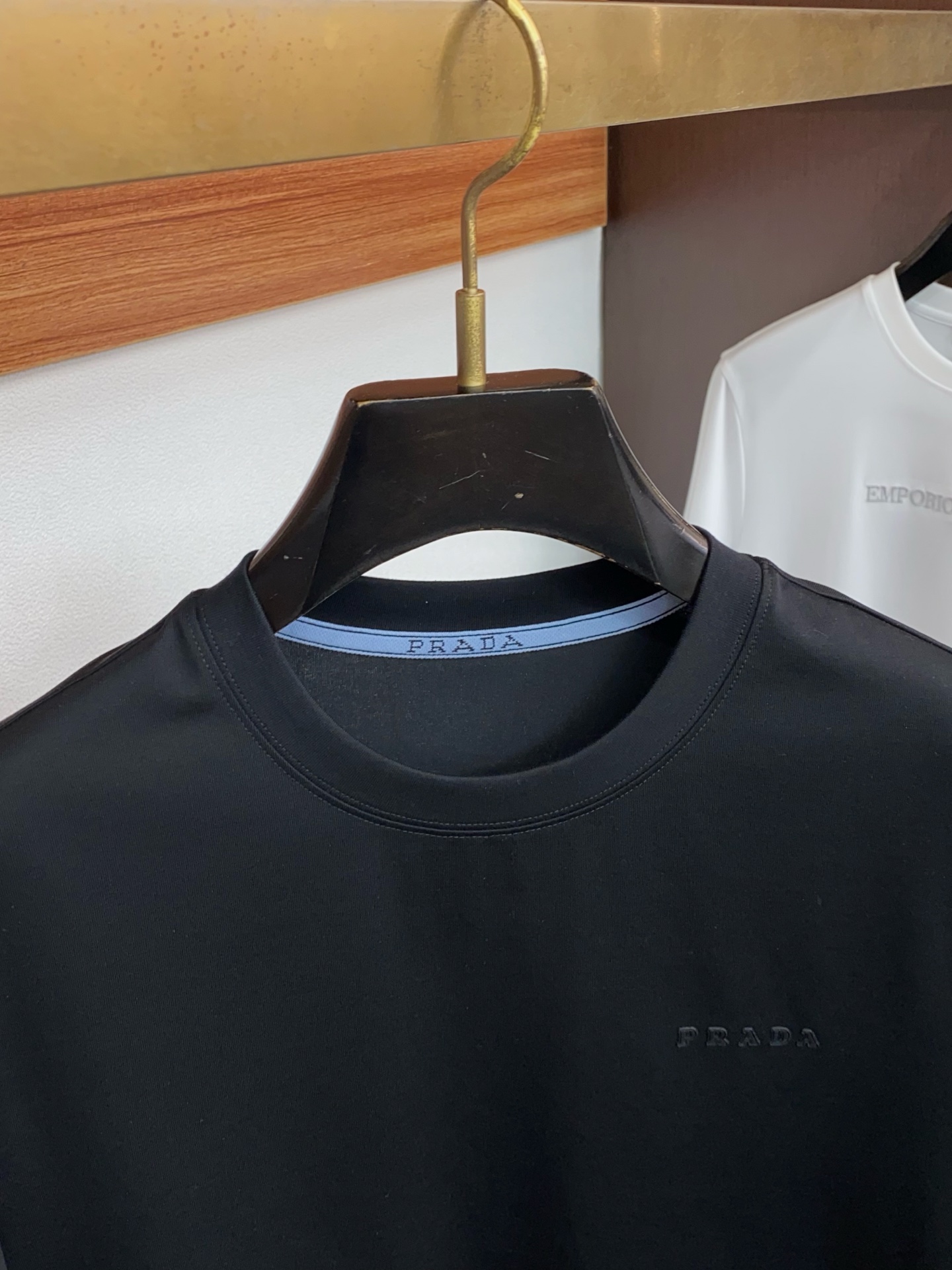 Loro Piana 诺悠翩雅 高级定制 2026新款短袖 百搭款式 任何人都可以轻松驾驭 面料全订制工