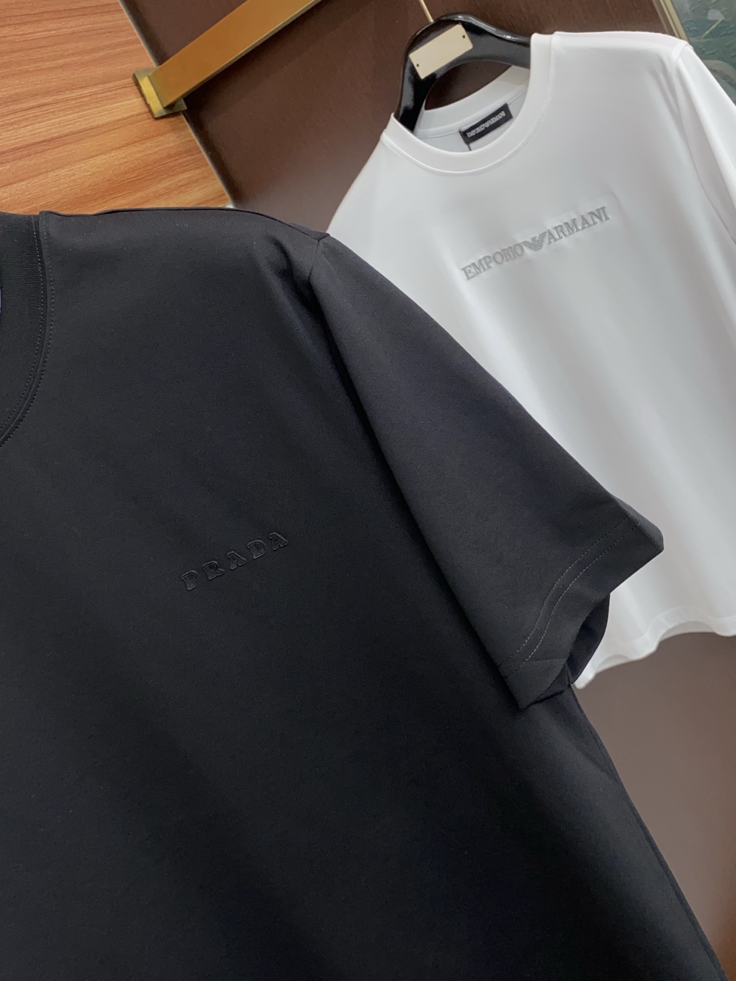 Loro Piana 诺悠翩雅 高级定制 2026新款短袖 百搭款式 任何人都可以轻松驾驭 面料全订制工