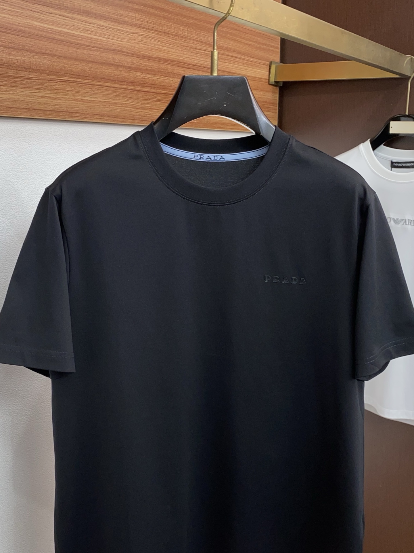 Loro Piana 诺悠翩雅 高级定制 2026新款短袖 百搭款式 任何人都可以轻松驾驭 面料全订制工