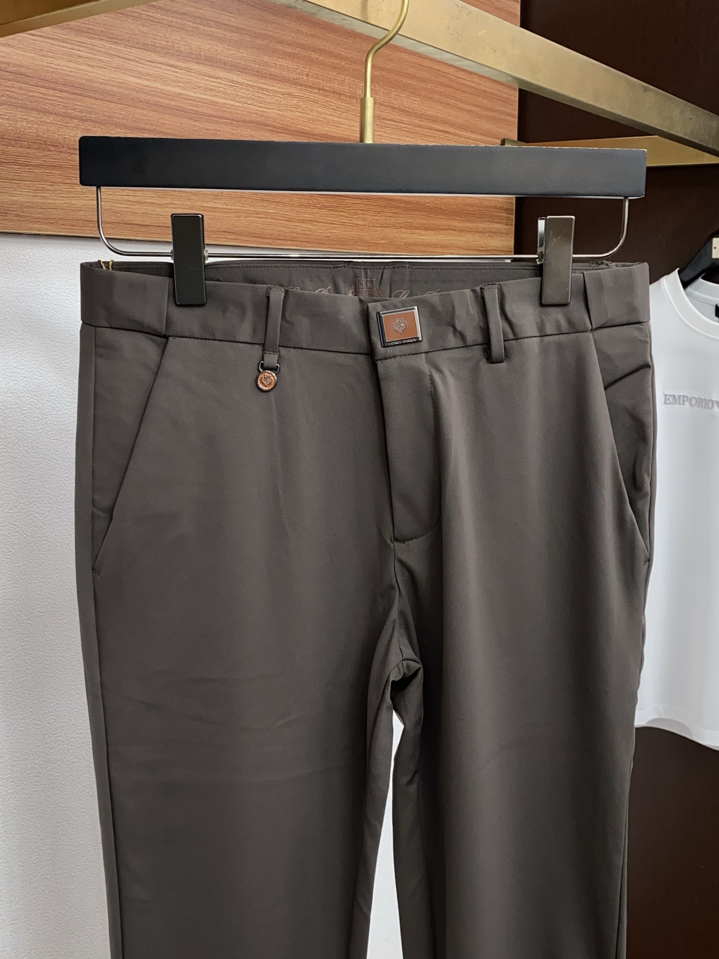 loro Piana 诺悠翩雅 26早春 新品 原单男士棉麻休闲西裤 每季必出的类型，无需质疑的热卖王牌