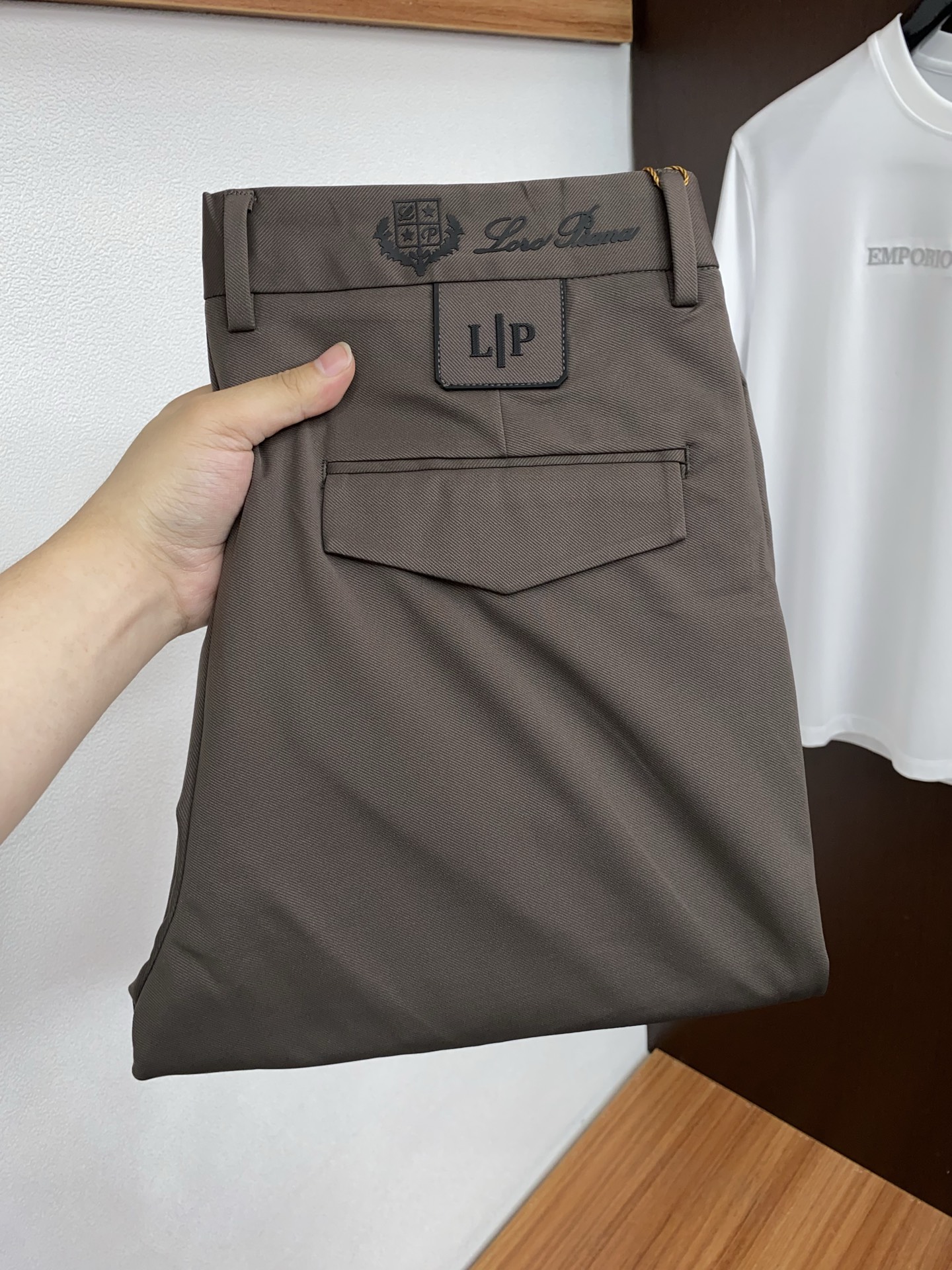 loro Piana 诺悠翩雅 26早春 新品 原单男士棉麻休闲西裤 每季必出的类型，无需质疑的热卖王牌