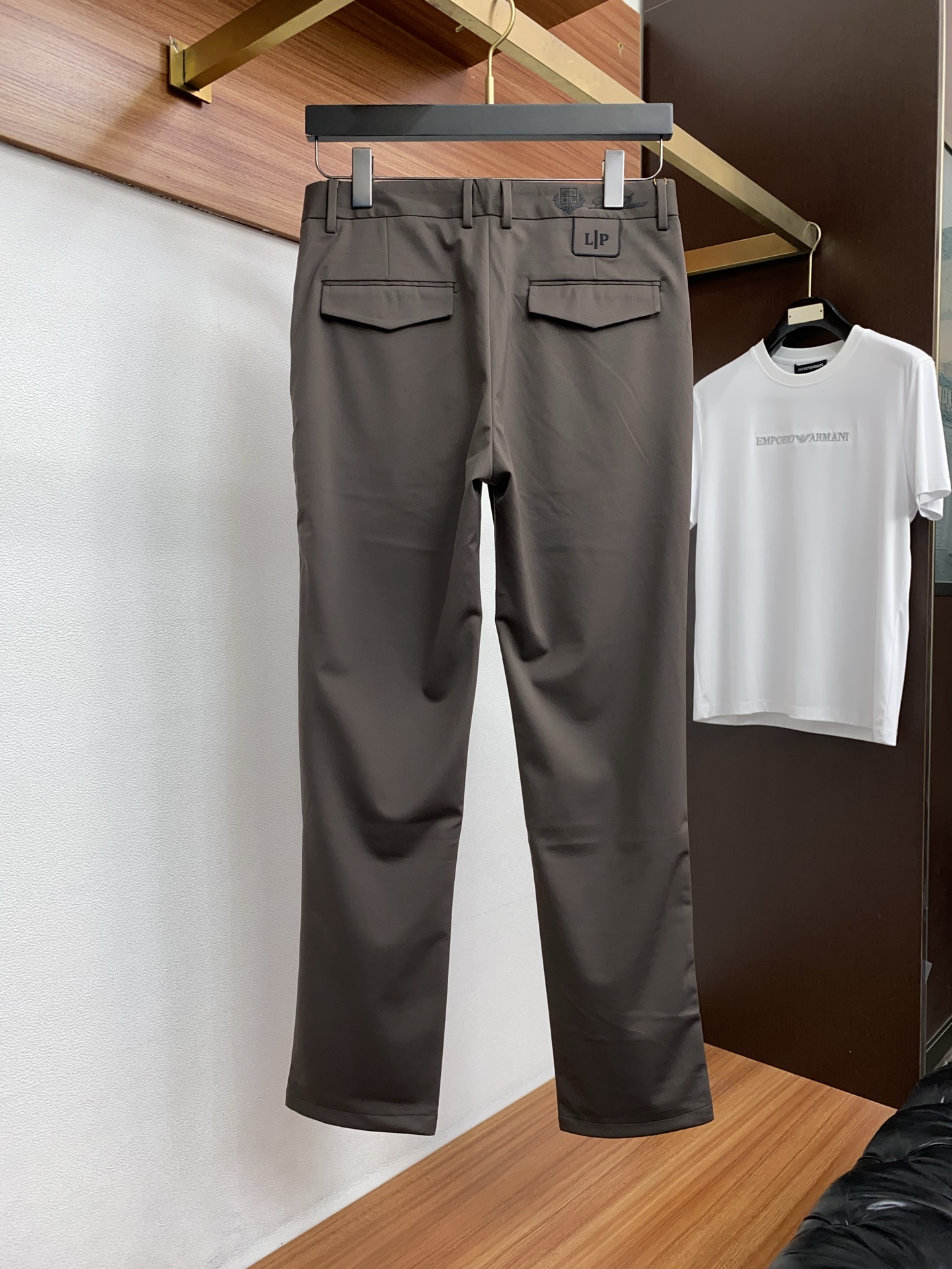 loro Piana 诺悠翩雅 26早春 新品 原单男士棉麻休闲西裤 每季必出的类型，无需质疑的热卖王牌