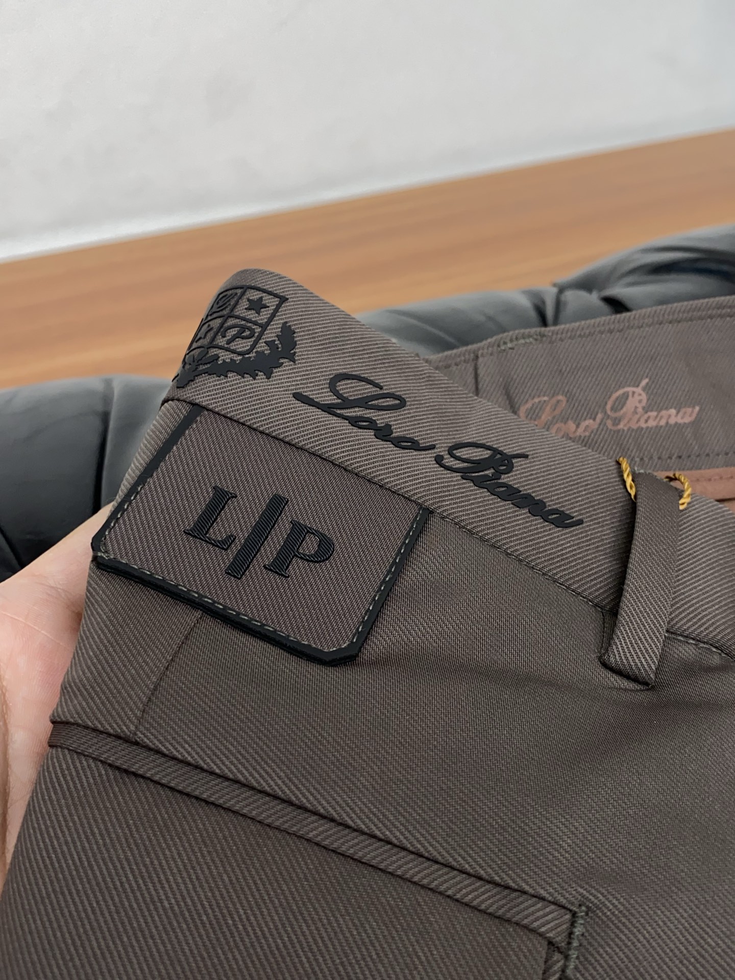 loro Piana 诺悠翩雅 26早春 新品 原单男士棉麻休闲西裤 每季必出的类型，无需质疑的热卖王牌