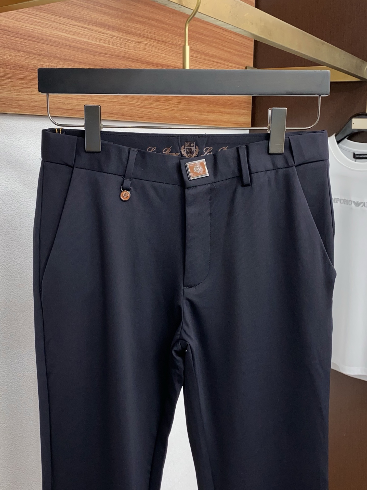 loro Piana 诺悠翩雅 26早春 新品 原单男士西装休闲西裤 每季必出的类型，无需质疑的热卖王牌