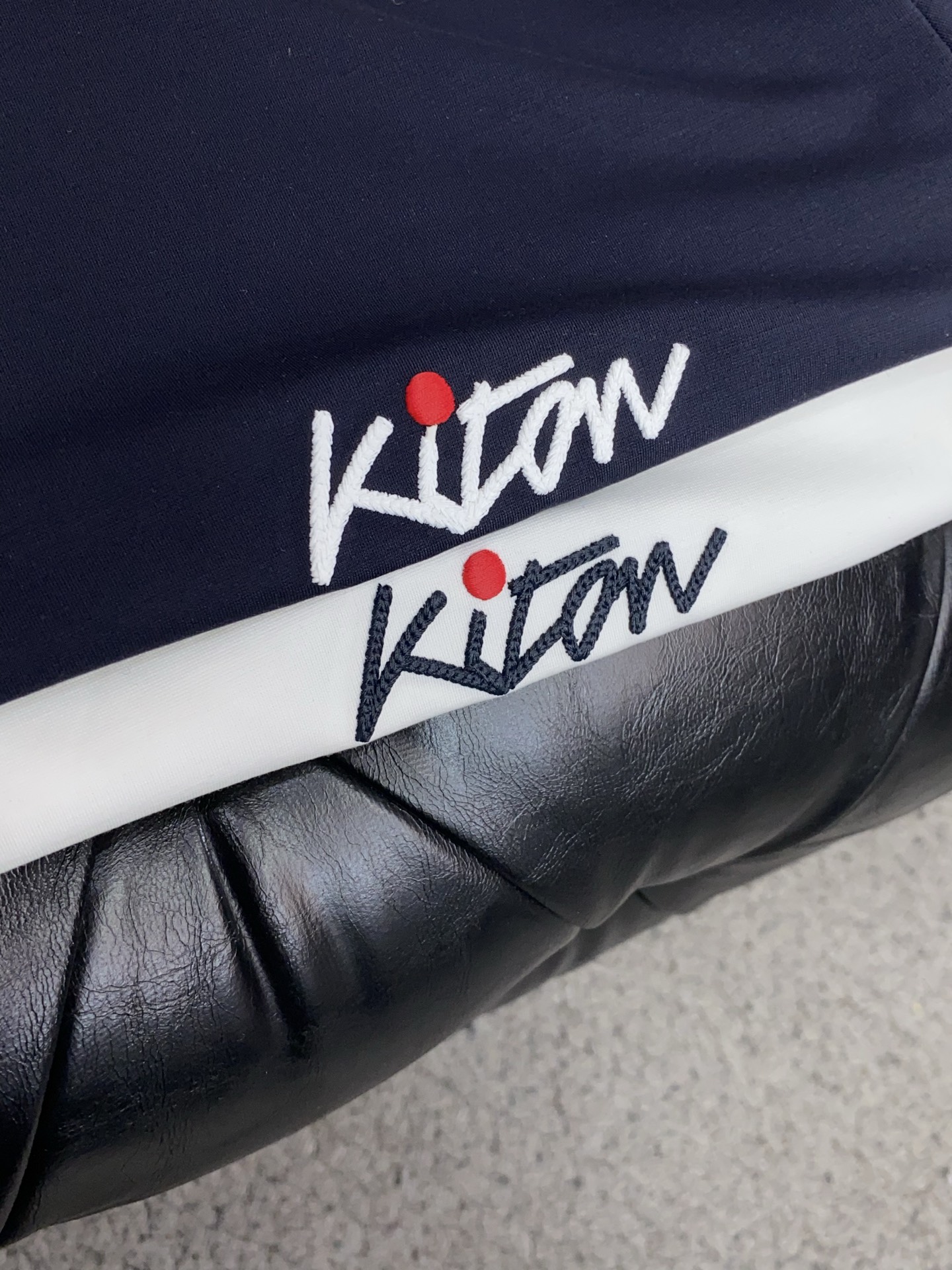kiton 高级定制 2026新款短袖 百搭款式 任何人都可以轻松驾驭 面料全订制工艺 高定一等品丝光棉