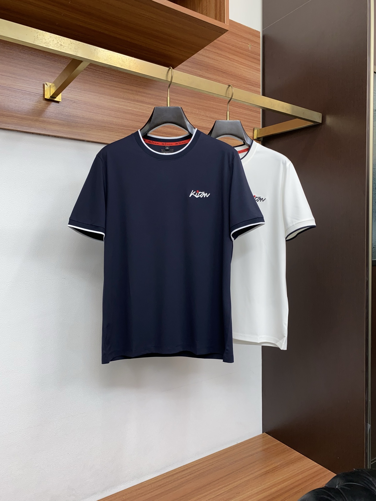 kiton 高级定制 2026新款短袖 百搭款式 任何人都可以轻松驾驭 面料全订制工艺 高定一等品丝光棉