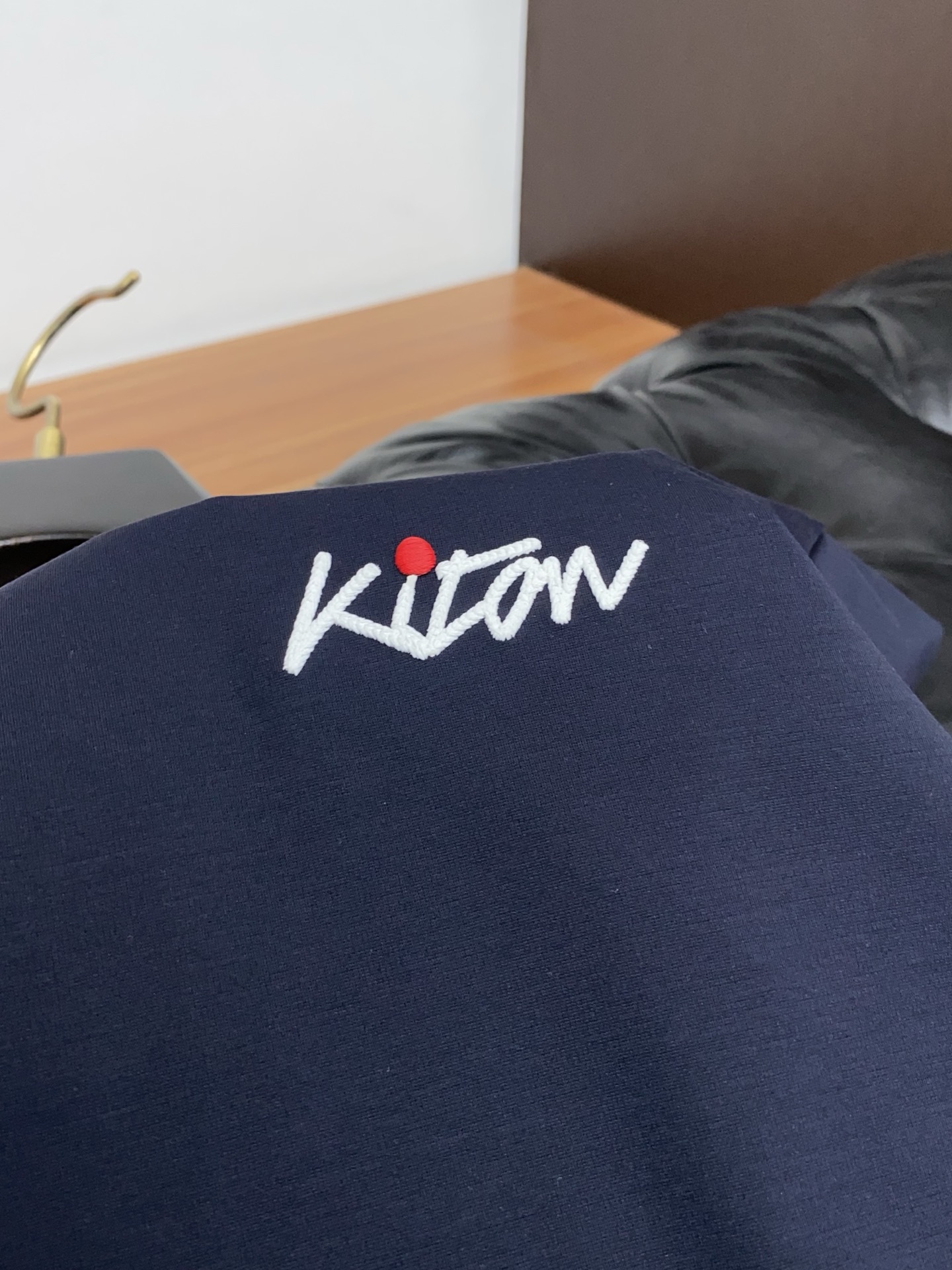 kiton 高级定制 2026新款短袖 百搭款式 任何人都可以轻松驾驭 面料全订制工艺 高定一等品丝光棉