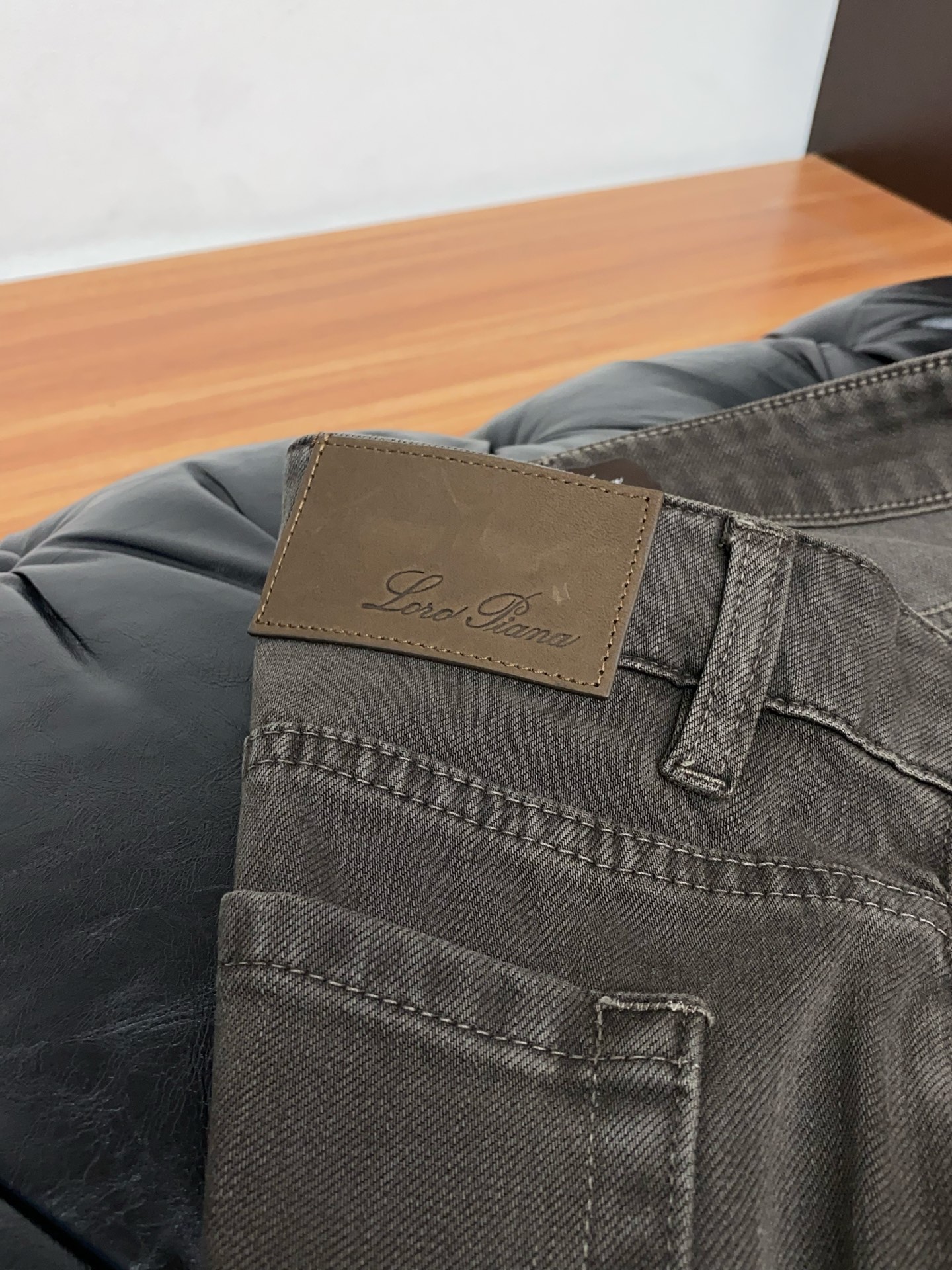 loro Piana 诺悠翩雅 高端定制、2026早春最新款老钱风牛仔裤 柜台同步发售 原版定制复刻 客