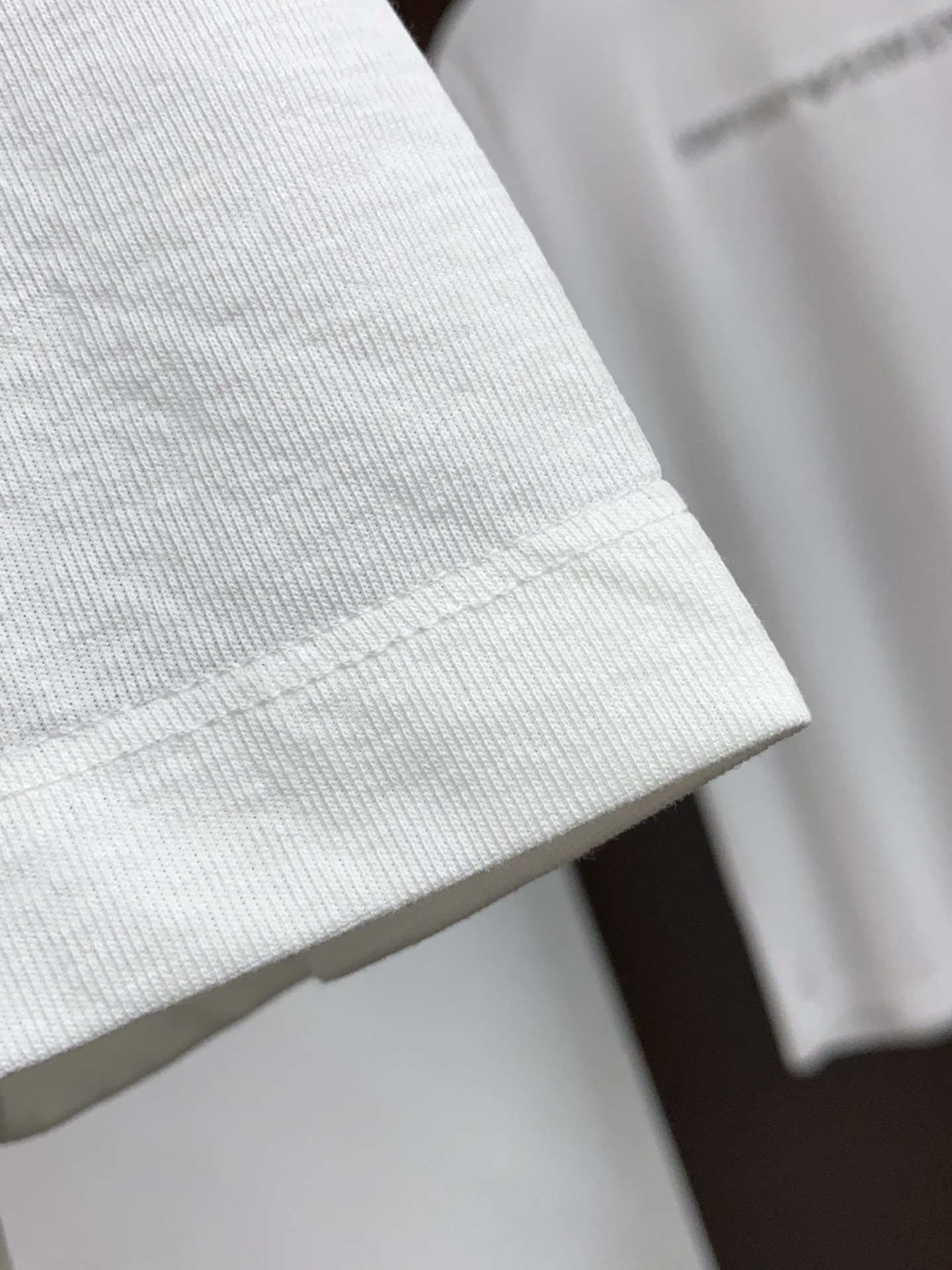loro Piana 诺悠翩雅 高级定制 2026新款短袖 百搭款式 任何人都可以轻松驾驭 面料全订制工