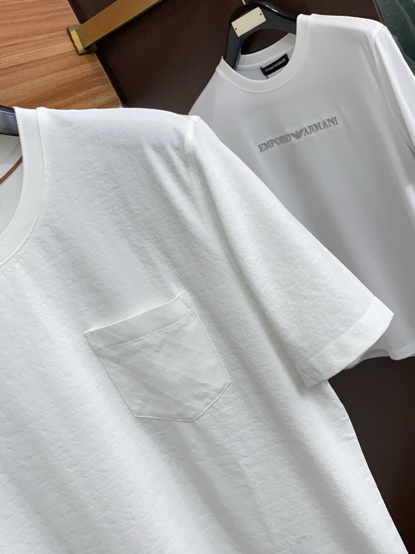 loro Piana 诺悠翩雅 高级定制 2026新款短袖 百搭款式 任何人都可以轻松驾驭 面料全订制工