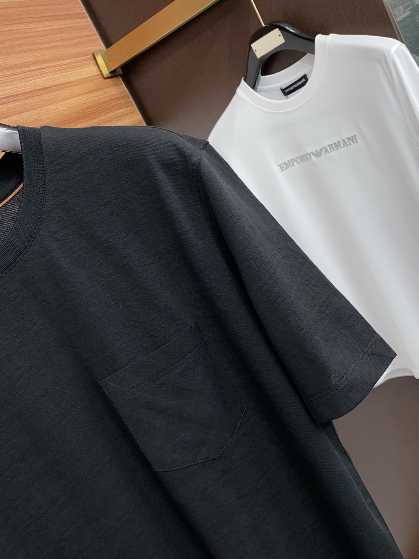 loro Piana 诺悠翩雅 高级定制 2026新款短袖 百搭款式 任何人都可以轻松驾驭 面料全订制工