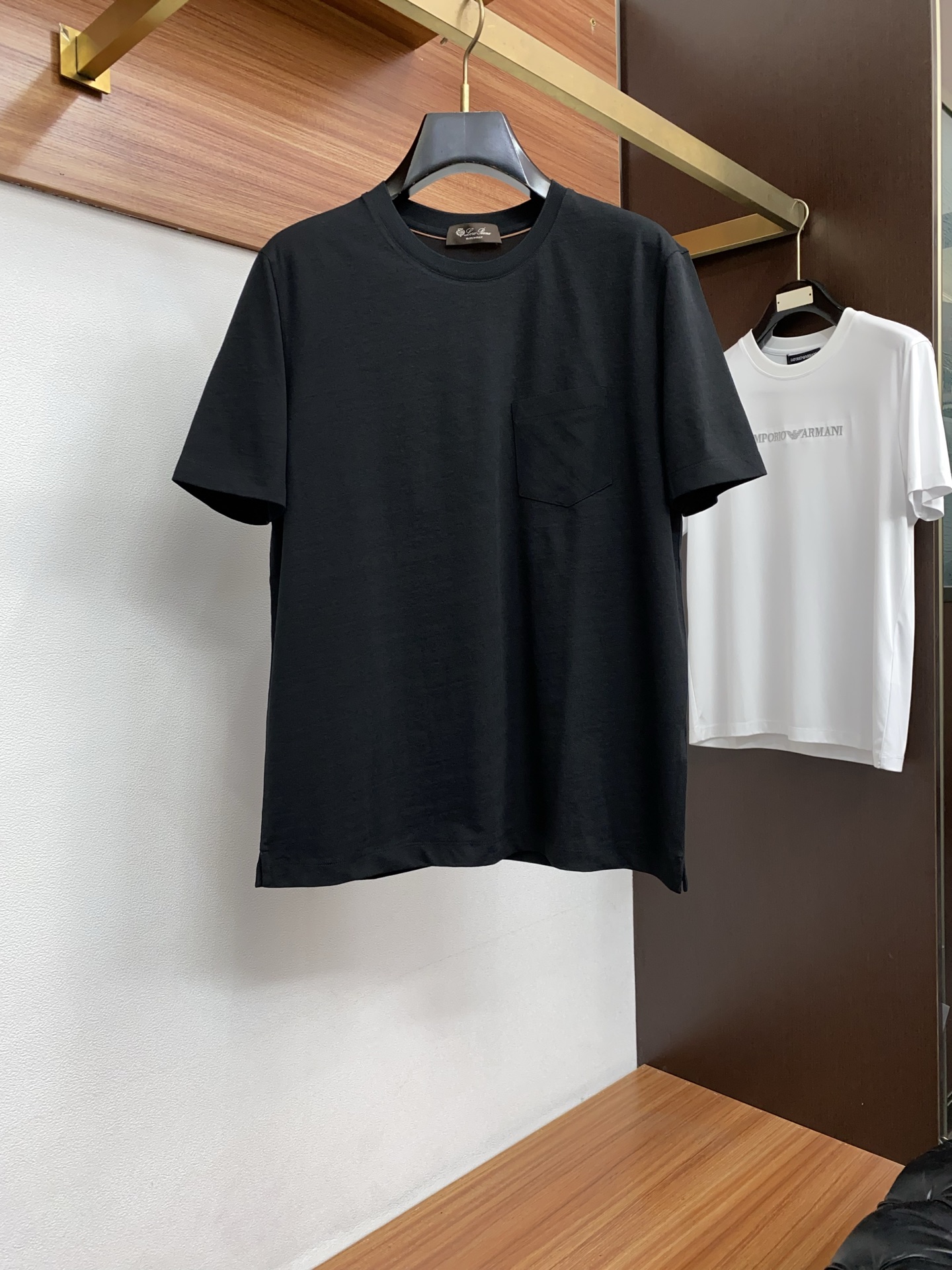 loro Piana 诺悠翩雅 高级定制 2026新款短袖 百搭款式 任何人都可以轻松驾驭 面料全订制工