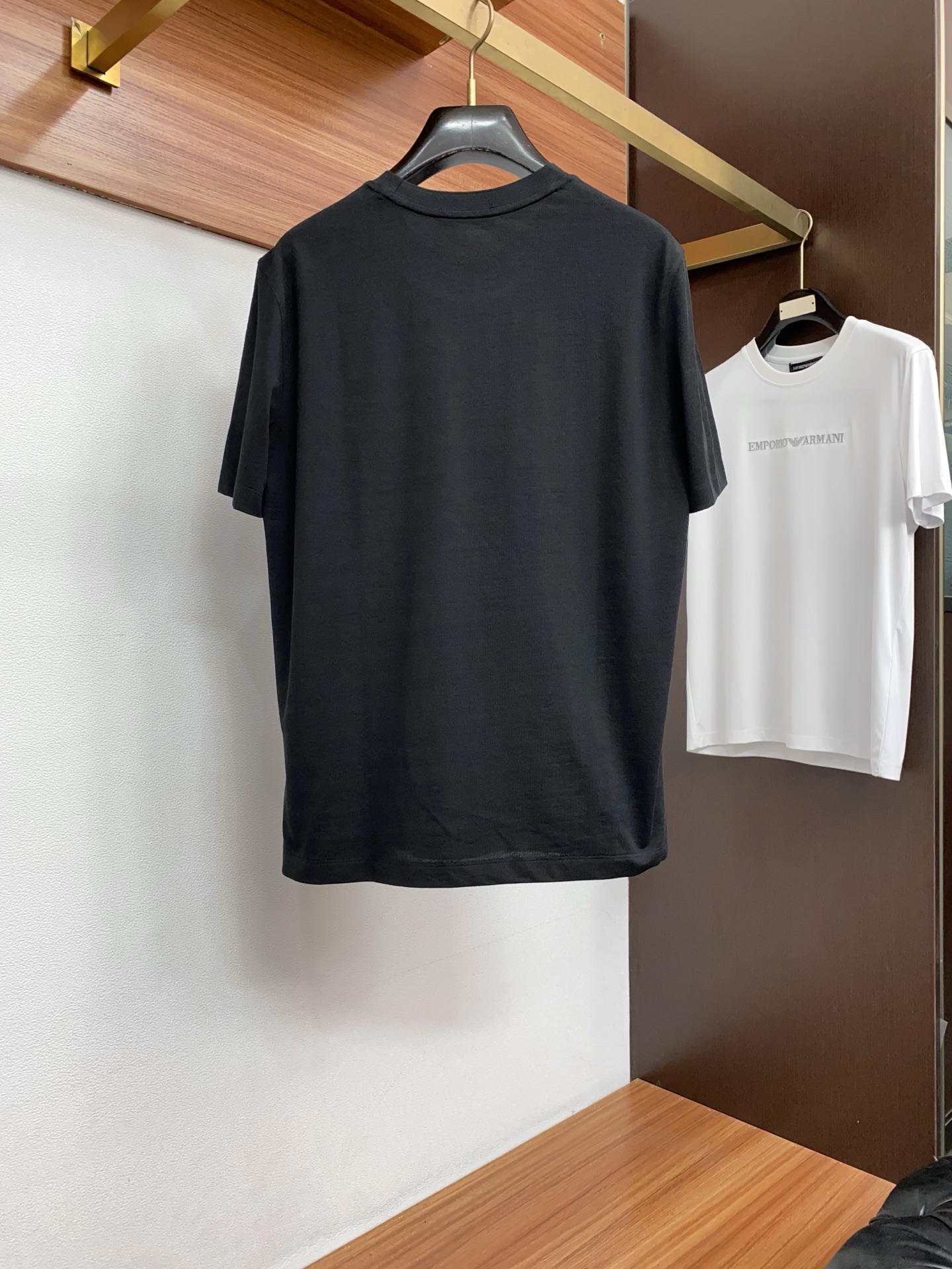 loro Piana 诺悠翩雅 高级定制 2026新款短袖 百搭款式 任何人都可以轻松驾驭 面料全订制工