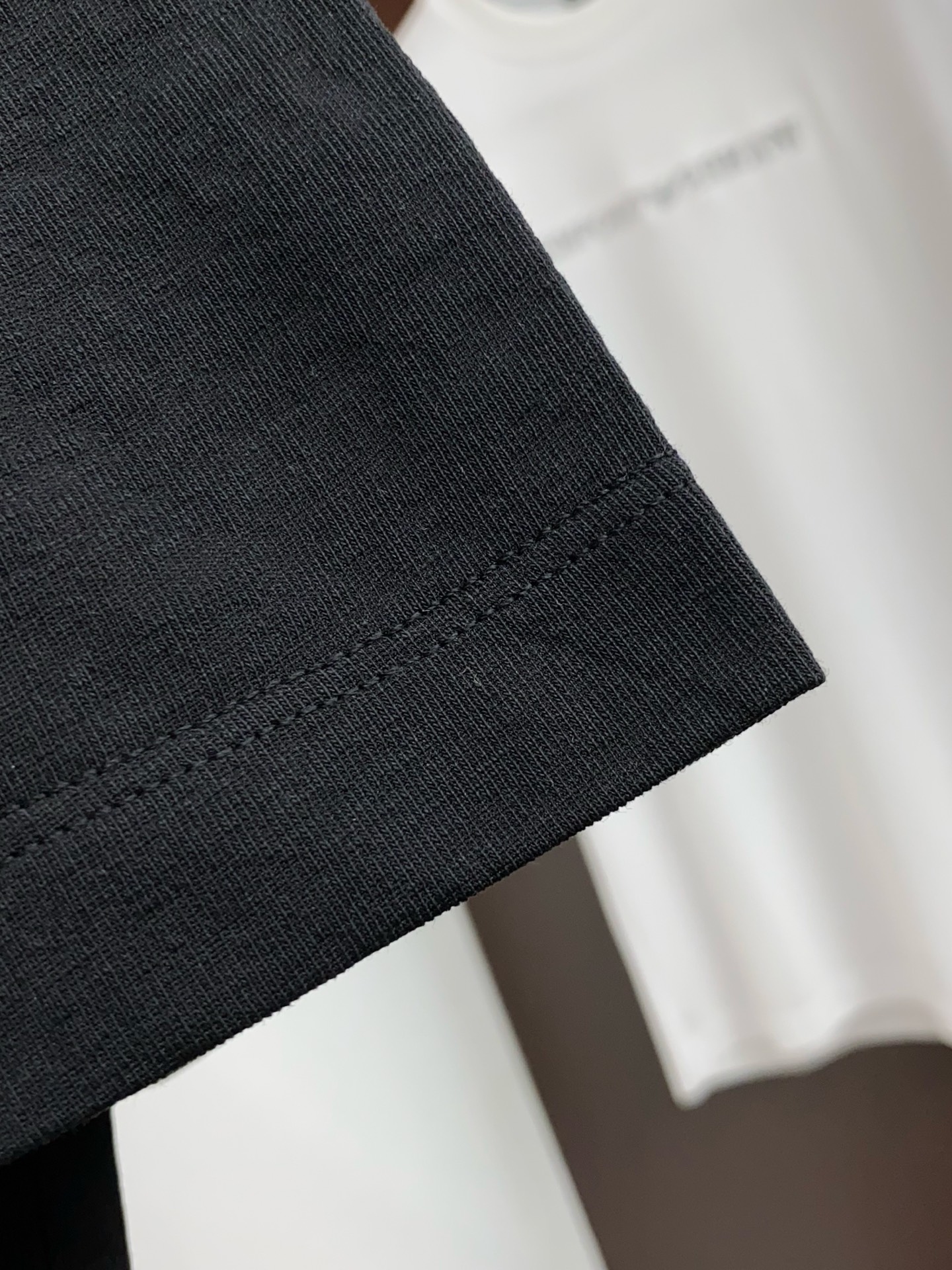 loro Piana 诺悠翩雅 高级定制 2026新款短袖 百搭款式 任何人都可以轻松驾驭 面料全订制工