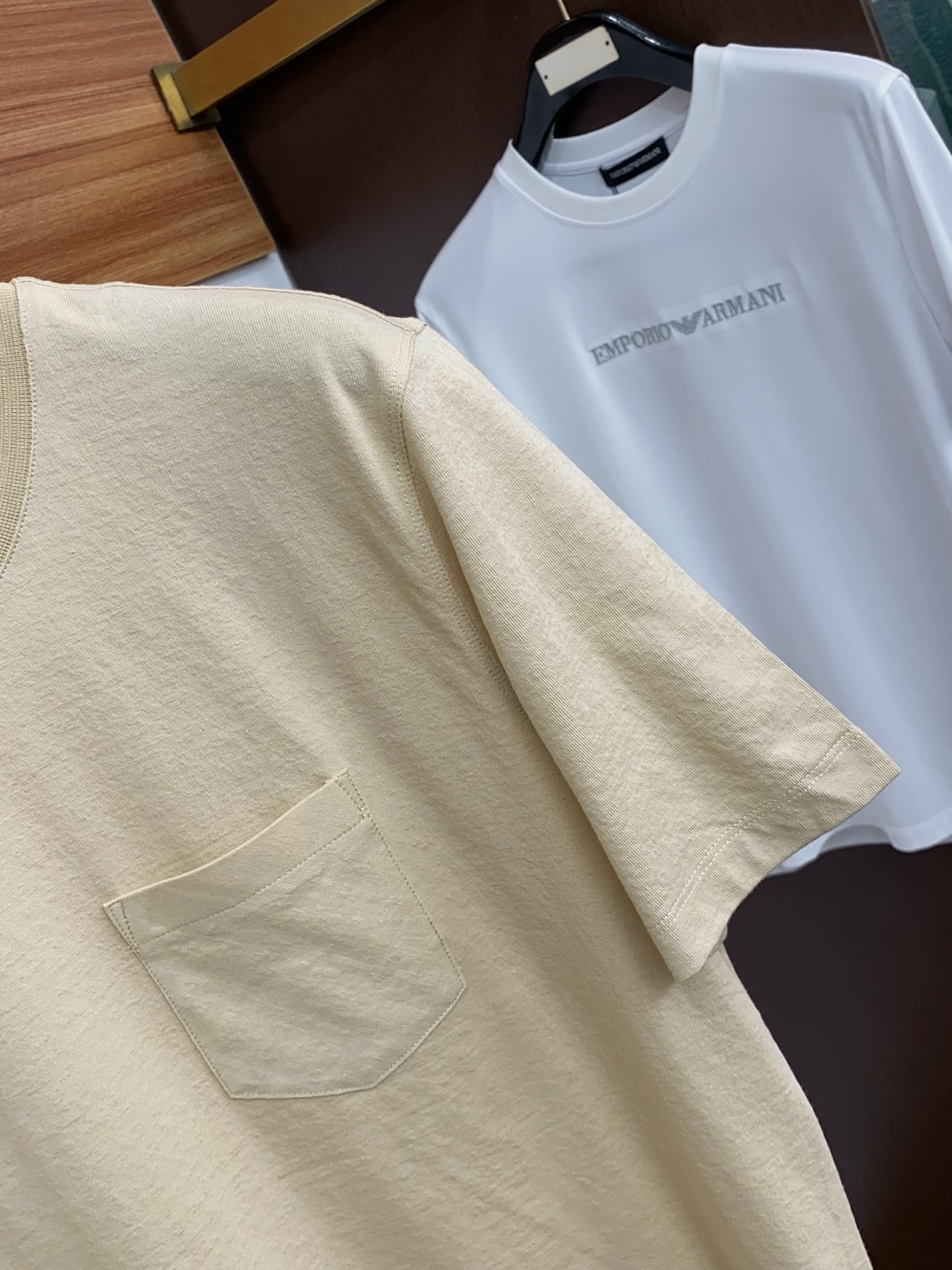 loro Piana 诺悠翩雅 高级定制 2026新款短袖 百搭款式 任何人都可以轻松驾驭 面料全订制工