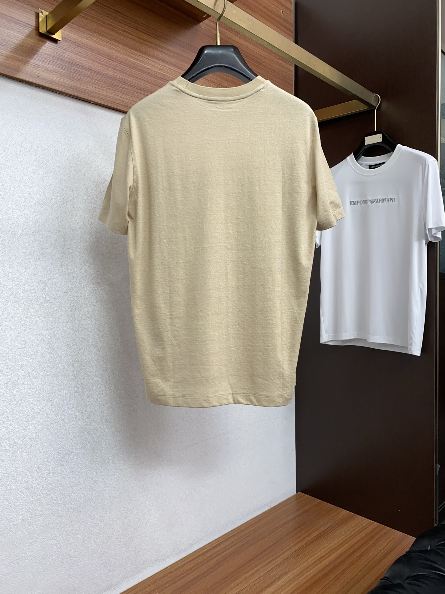 loro Piana 诺悠翩雅 高级定制 2026新款短袖 百搭款式 任何人都可以轻松驾驭 面料全订制工