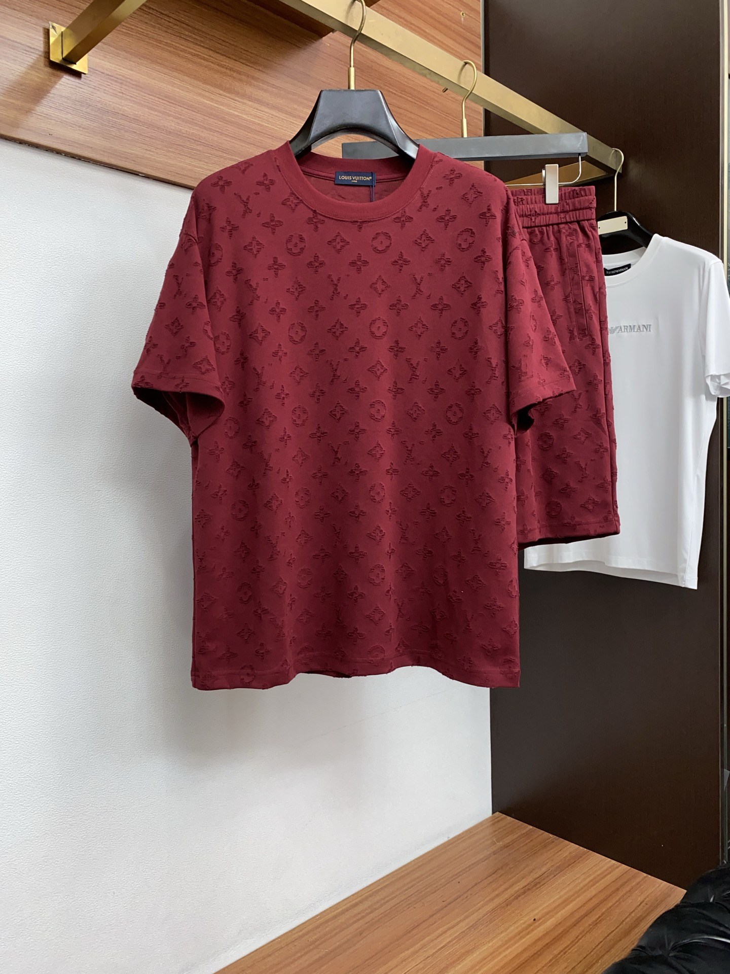 1v路易威登 2026ss春夏新款渐变烧花短袖套装，男女同款。上身效果超赞，码数48-56