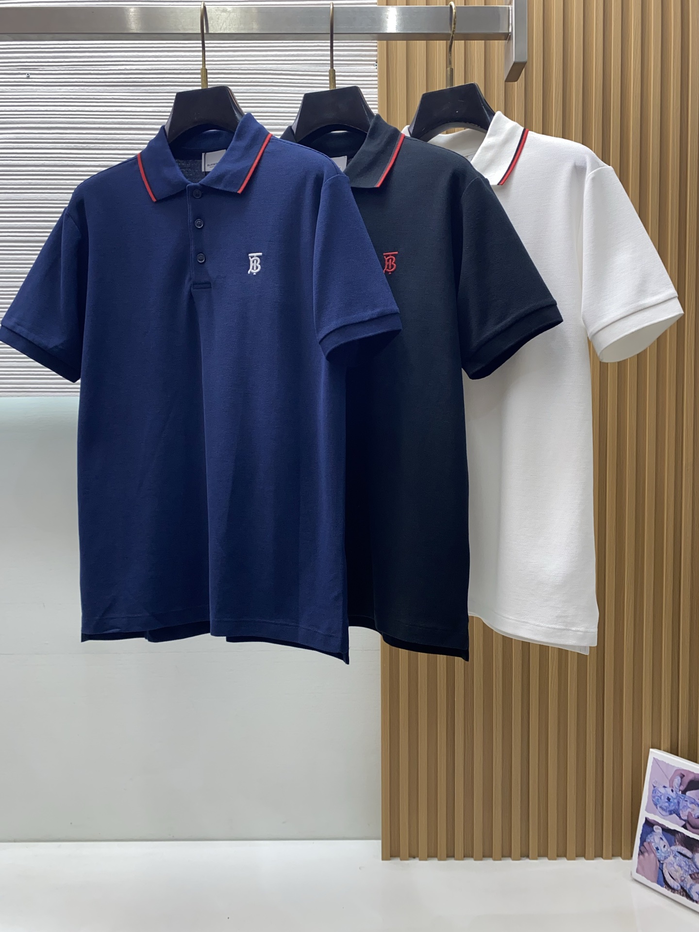 巴宝莉 春夏新款男士短袖Polo衫，品牌最新设计元素！既不单调也不复杂,恰到好处的展现品味！客供顶级定制