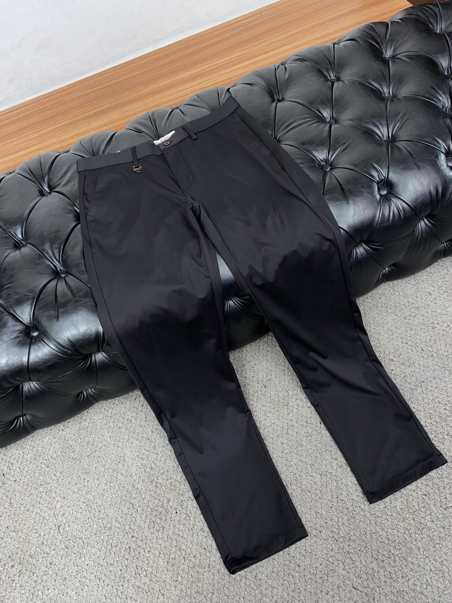 普拉达 26早春 新品 原单男士西装休闲西裤 每季必出的类型，无需质疑的热卖王牌单品，符合四季最佳的搭配
