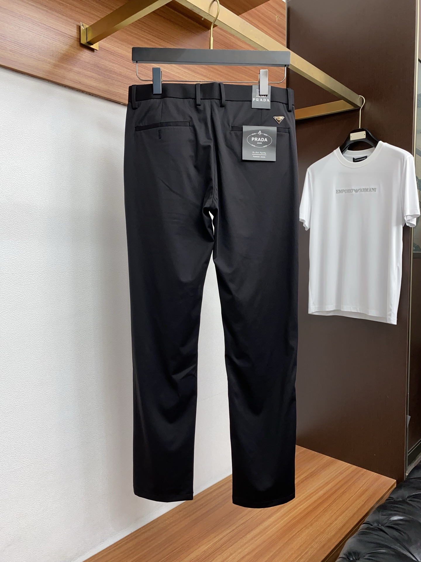普拉达 26早春 新品 原单男士西装休闲西裤 每季必出的类型，无需质疑的热卖王牌单品，符合四季最佳的搭配