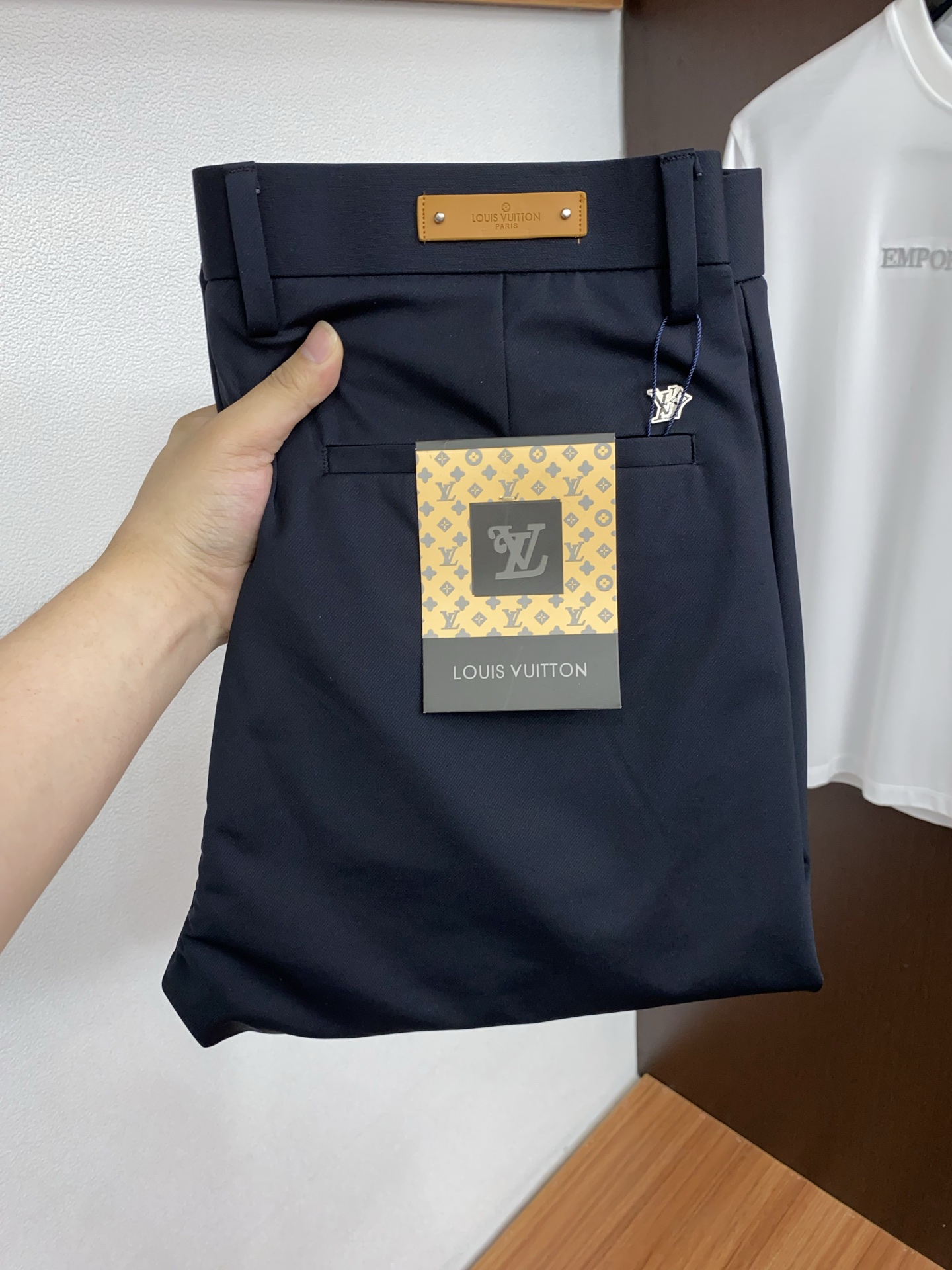 1v路易威登 26早春 新品 原单男士西装休闲西裤 每季必出的类型，无需质疑的热卖王牌单品，符合四季最佳