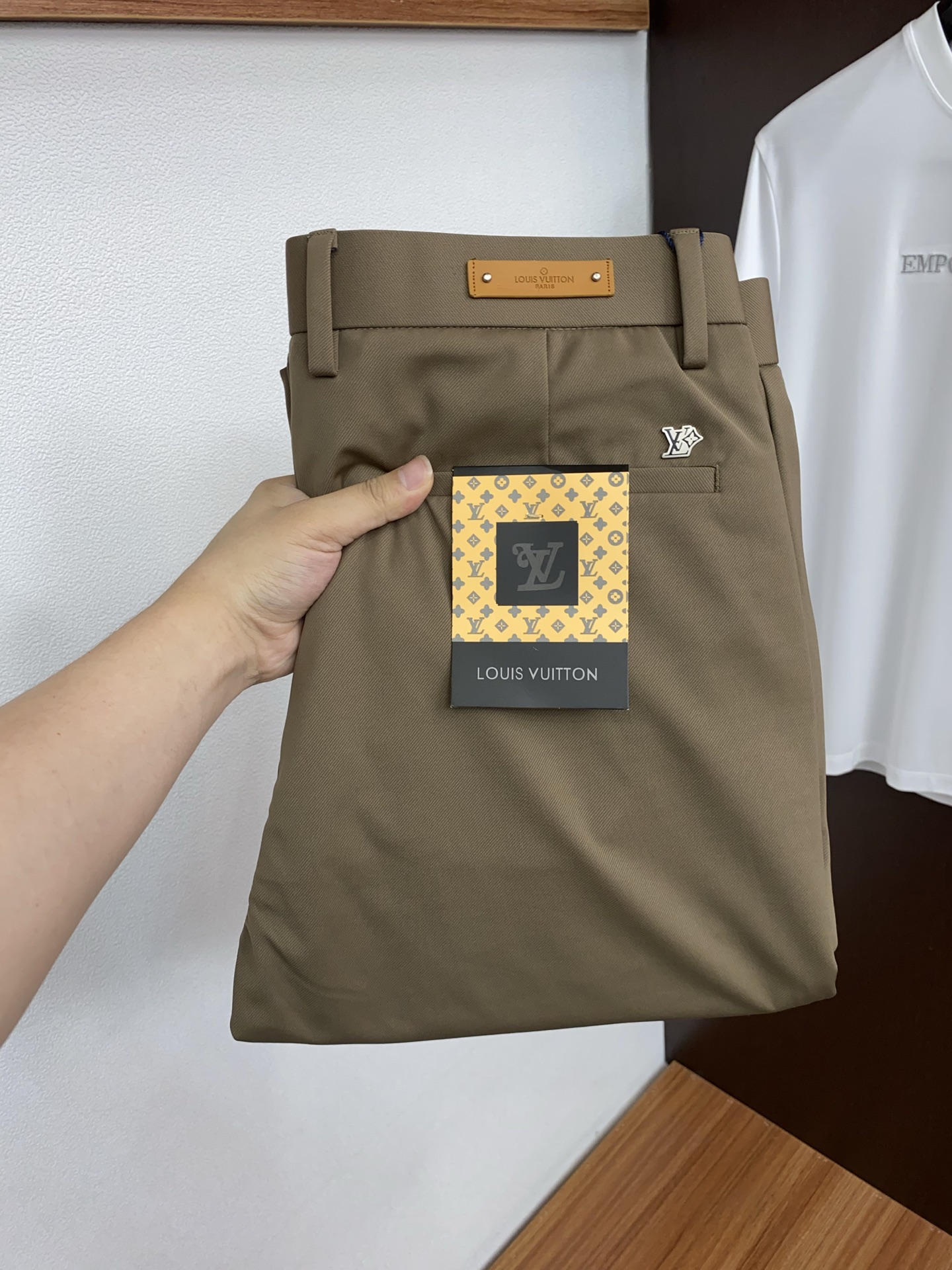 1v路易威登 26早春 新品 原单男士西装休闲西裤 每季必出的类型，无需质疑的热卖王牌单品，符合四季最佳