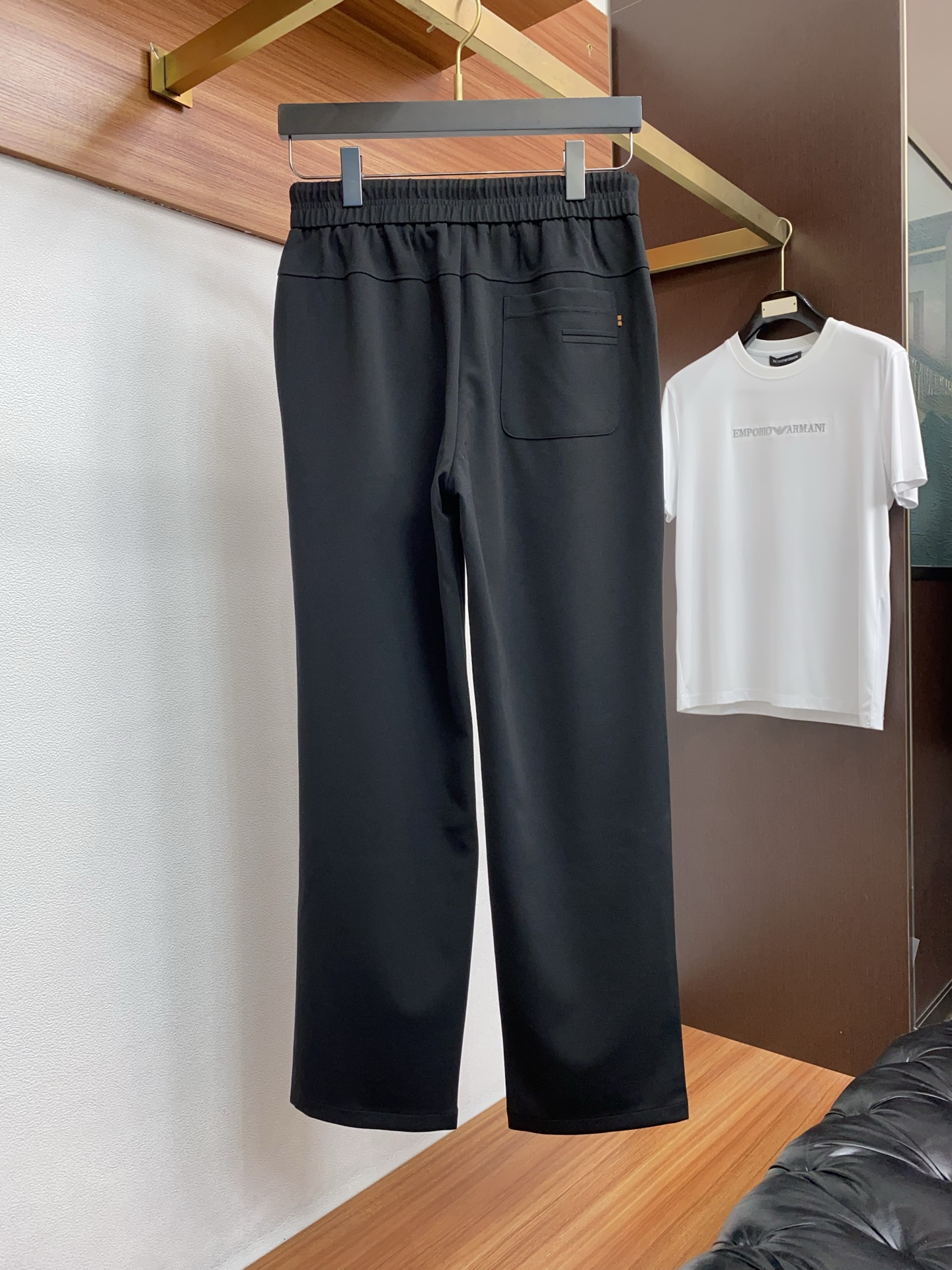 杰尼亚 2026新品休闲定制纯棉混纺面料直筒休闲裤｜经典永不过时的松弛高级感，这条休闲直筒裤完美复刻了优