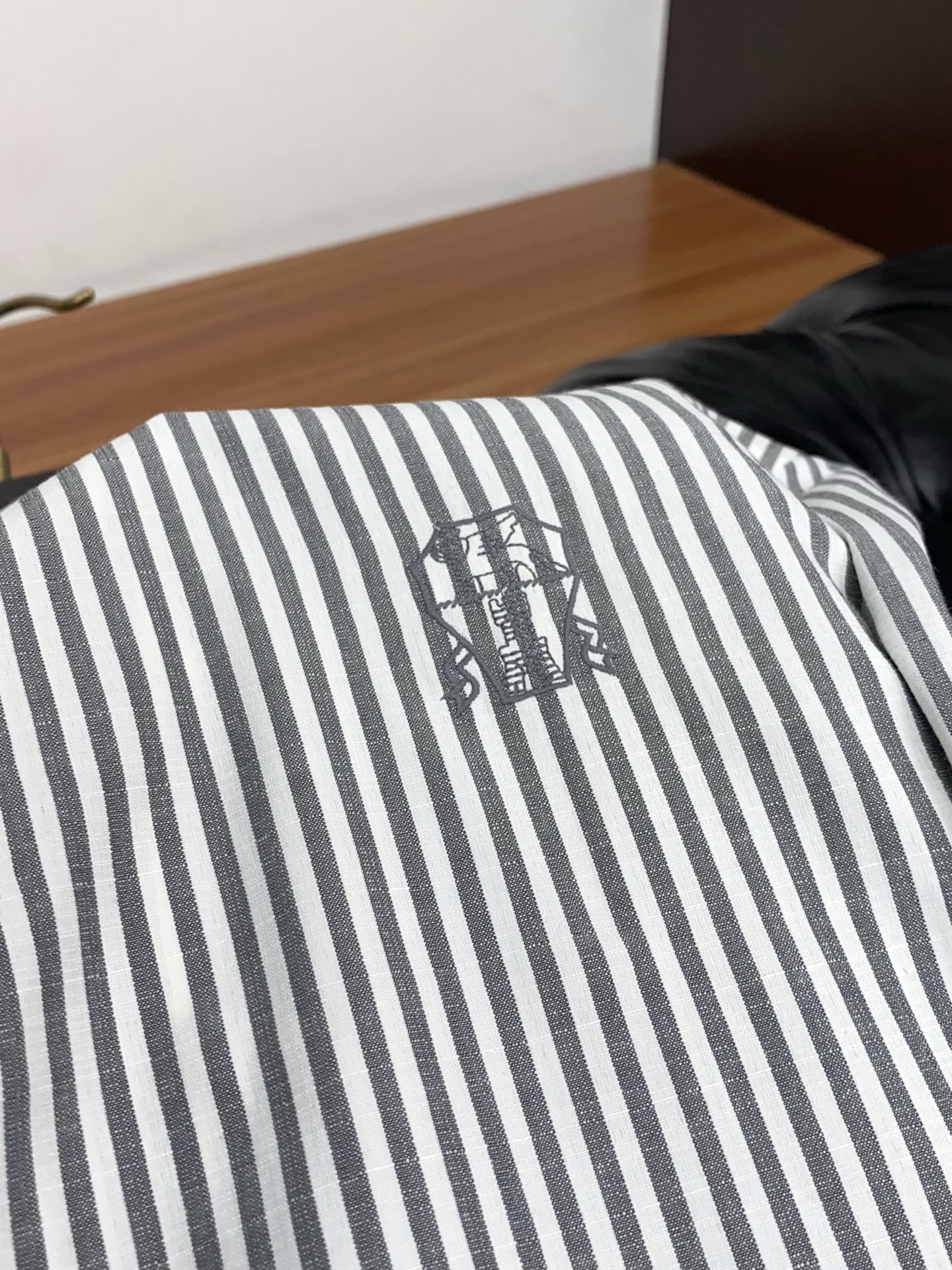 bc 男士商务休闲长袖衬衫.官方同步系列！颇具意大利典型风格的时装，在面料选取和工艺方面都相当考究，极符