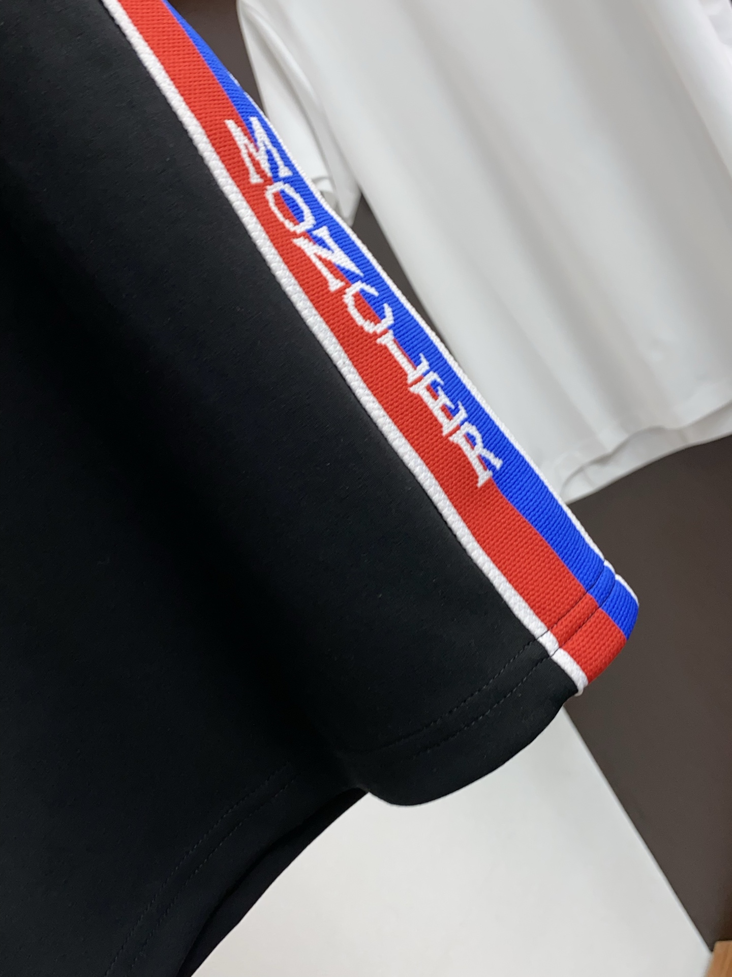 蒙口 2026春夏季新款，最新休闲短裤。原版裤型上身休闲百搭、随性慵懒范，高级定制面料，订制工艺 舒适感