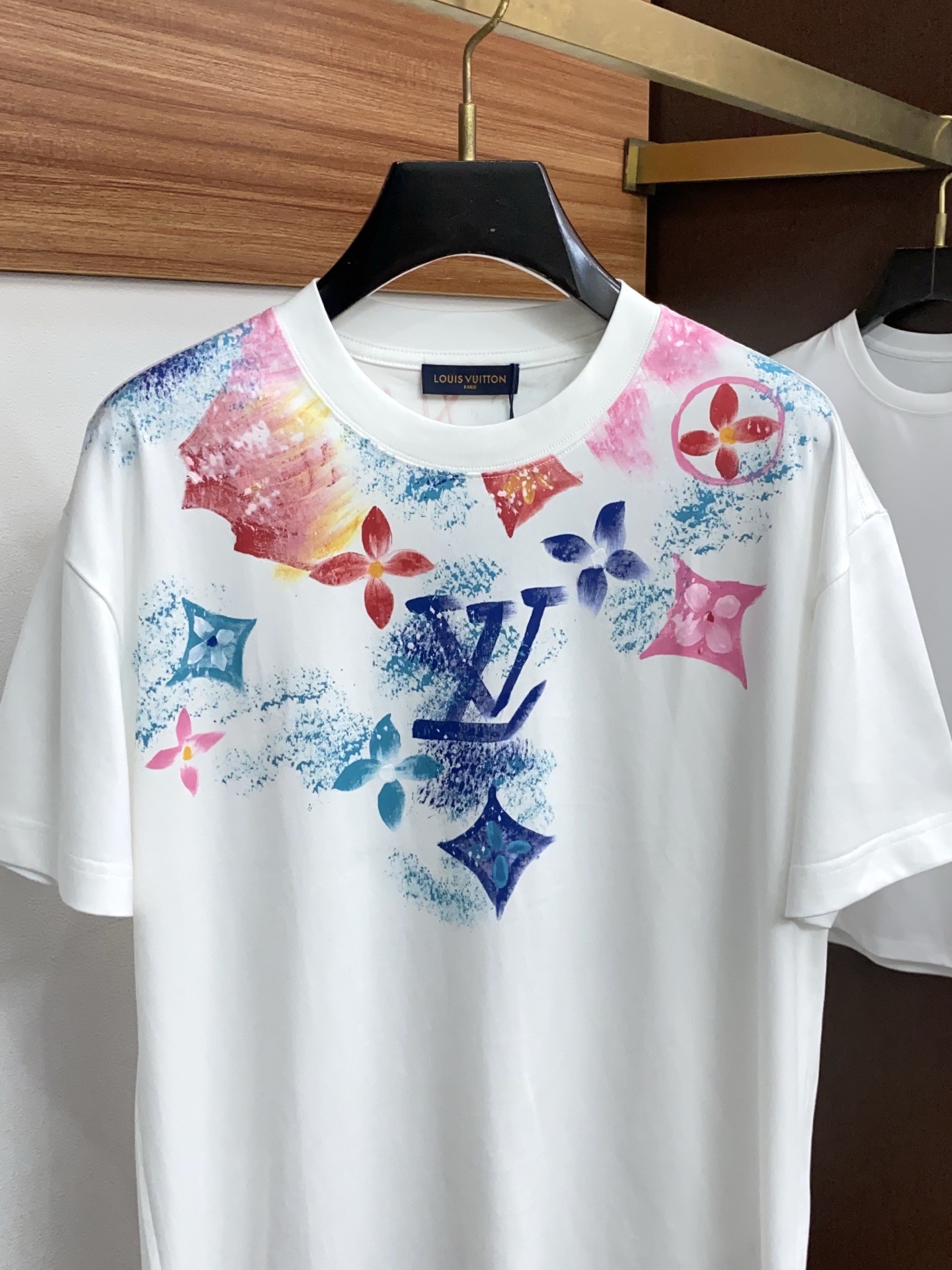 1v路易威登 26SS春夏新款 纯棉质圆领短袖 男士基础款纯白专柜短袖T恤衫！贸易公司渠道稀出，同步官网