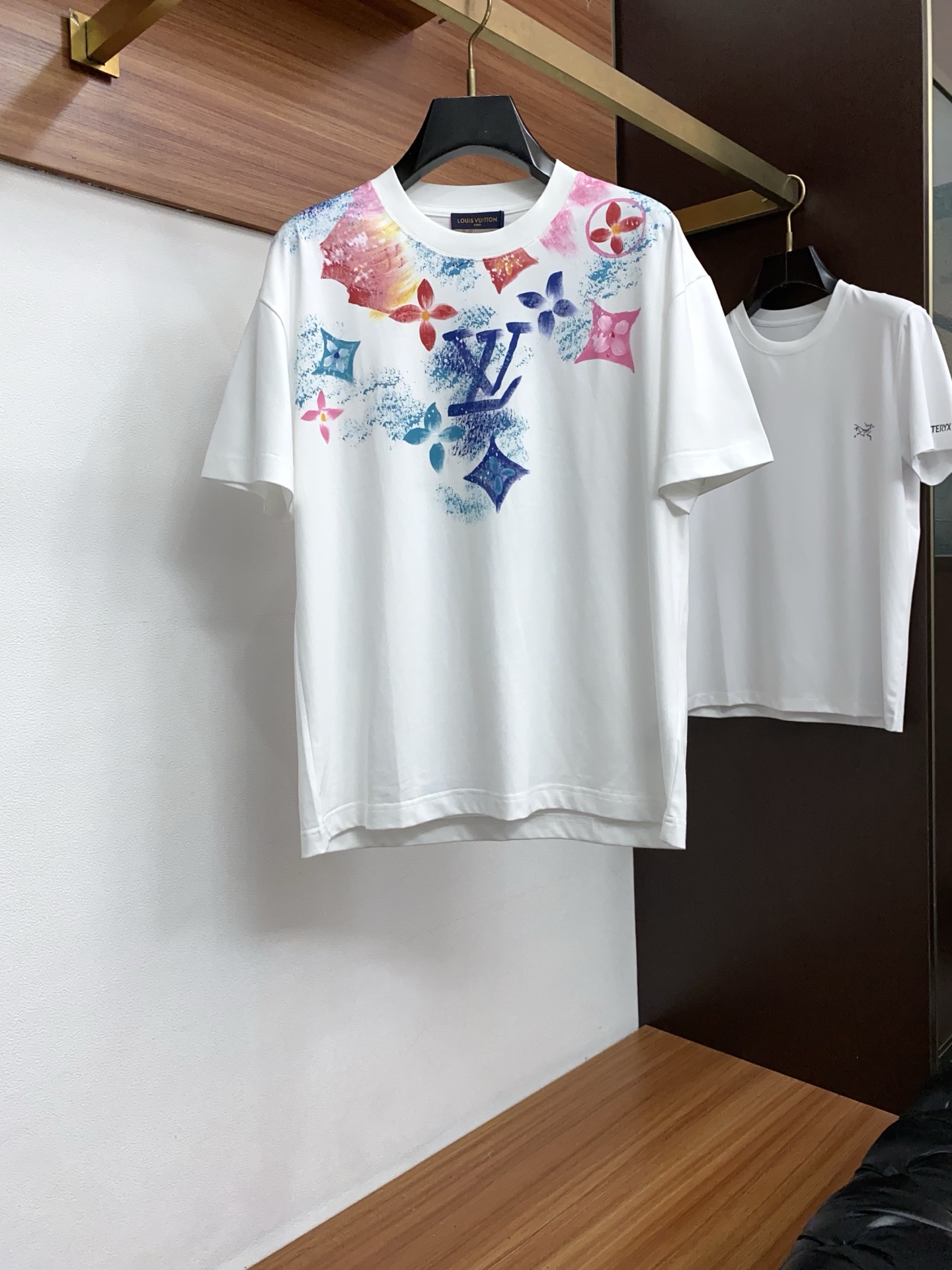 1v路易威登 26SS春夏新款 纯棉质圆领短袖 男士基础款纯白专柜短袖T恤衫！贸易公司渠道稀出，同步官网