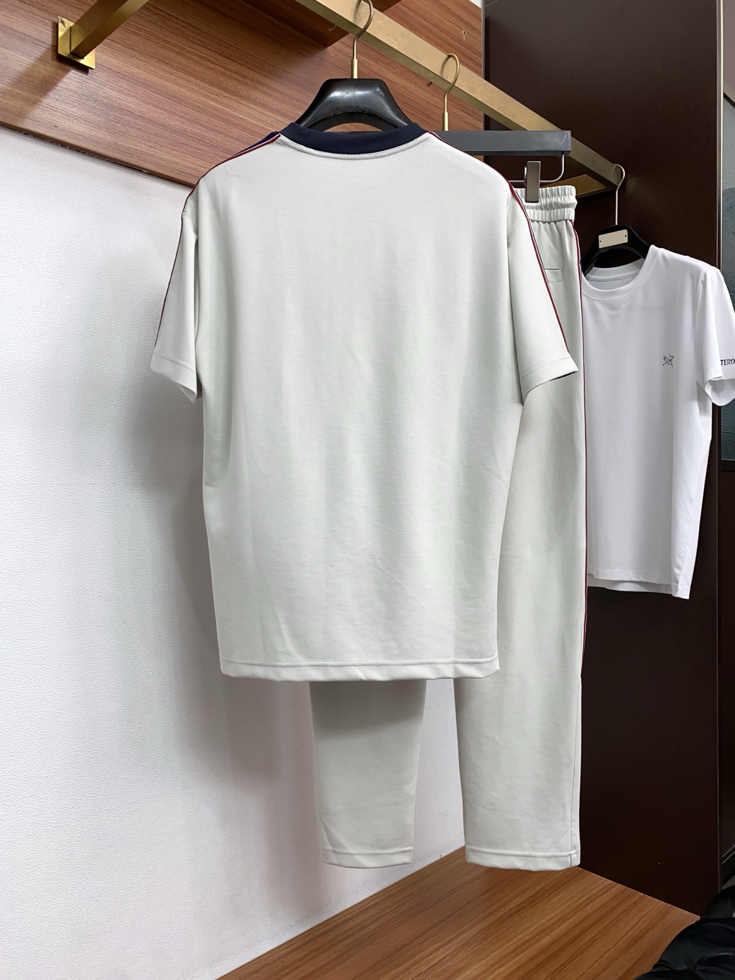 /套 纪梵希 上新 25ss 早春新款长裤短袖套装 定制纯棉 轻薄透气 上身丝滑舒适 经典百搭 码数48