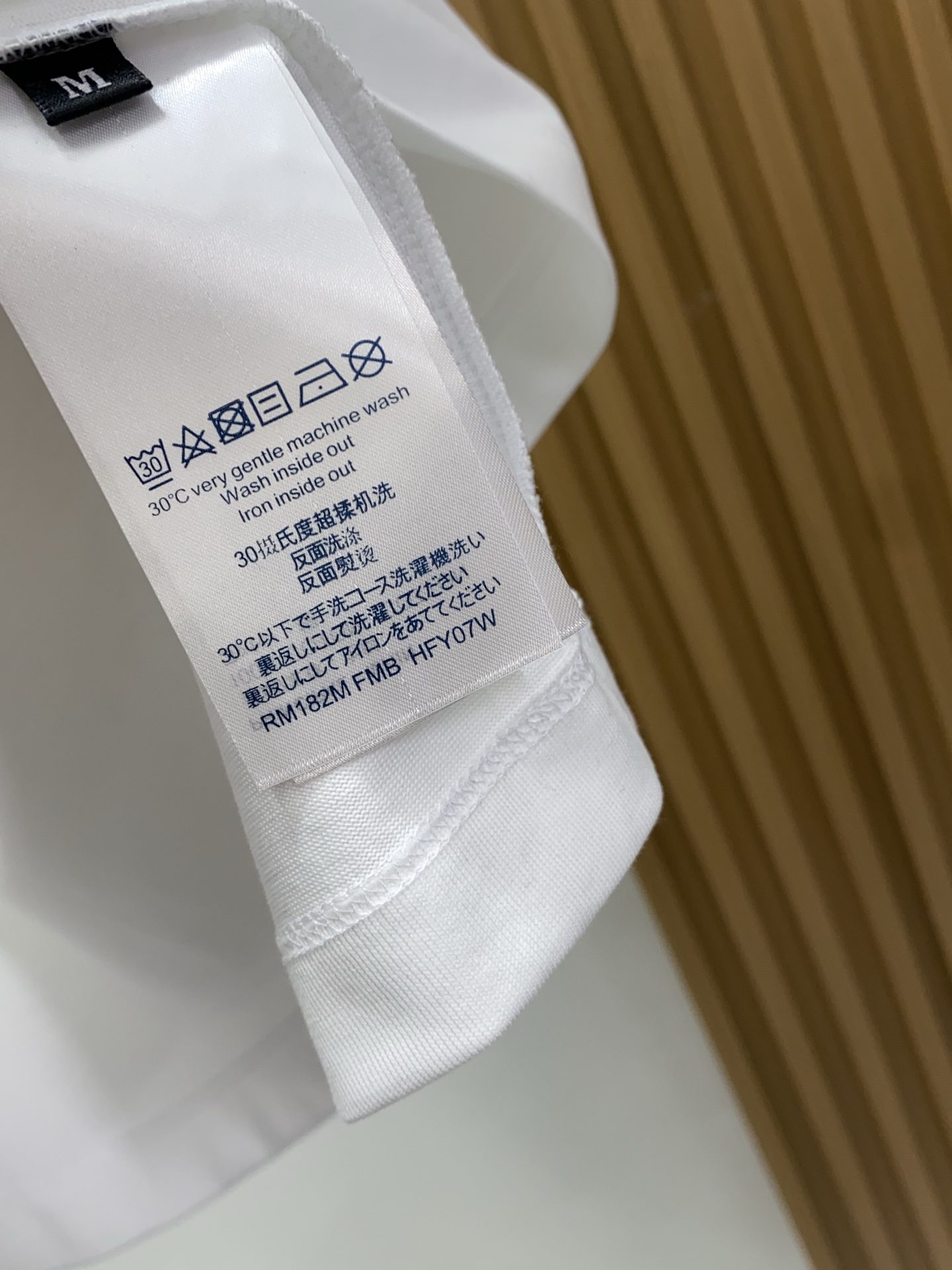 1v路易威登 高级定制 2026新款短袖 百搭款式 任何人都可以轻松驾驭 面料全订制工艺 高定一等品丝光
