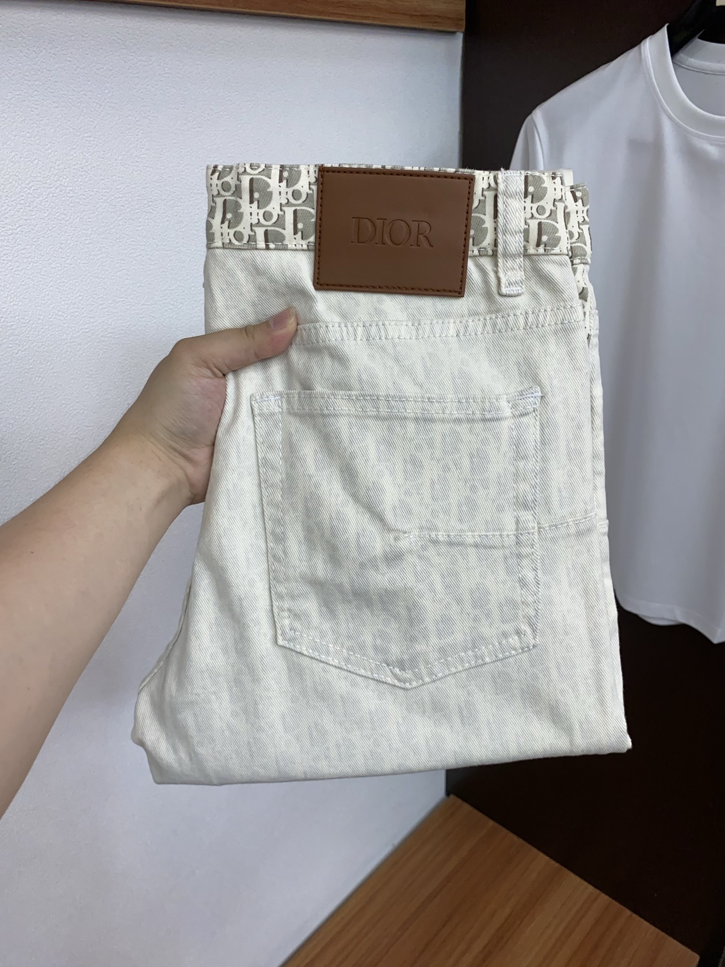 迪奥 26男士牛仔裤原厂原布原洗水！进口原版水洗弹力面料，复杂的手工艺叠加，任何一个洗水环节多停留几秒都