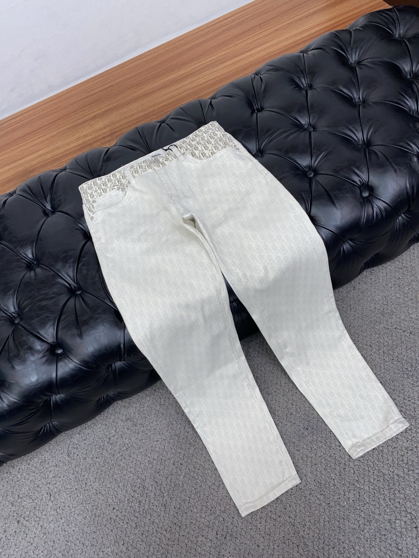 迪奥 26男士牛仔裤原厂原布原洗水！进口原版水洗弹力面料，复杂的手工艺叠加，任何一个洗水环节多停留几秒都