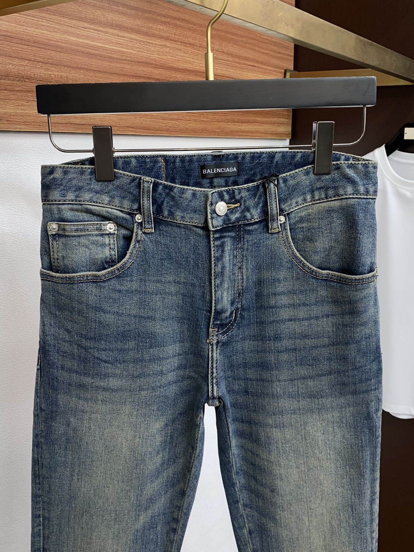 巴黎世家 26男士牛仔裤原厂原布原洗水！进口原版水洗弹力面料，复杂的手工艺叠加，任何一个洗水环节多停留几