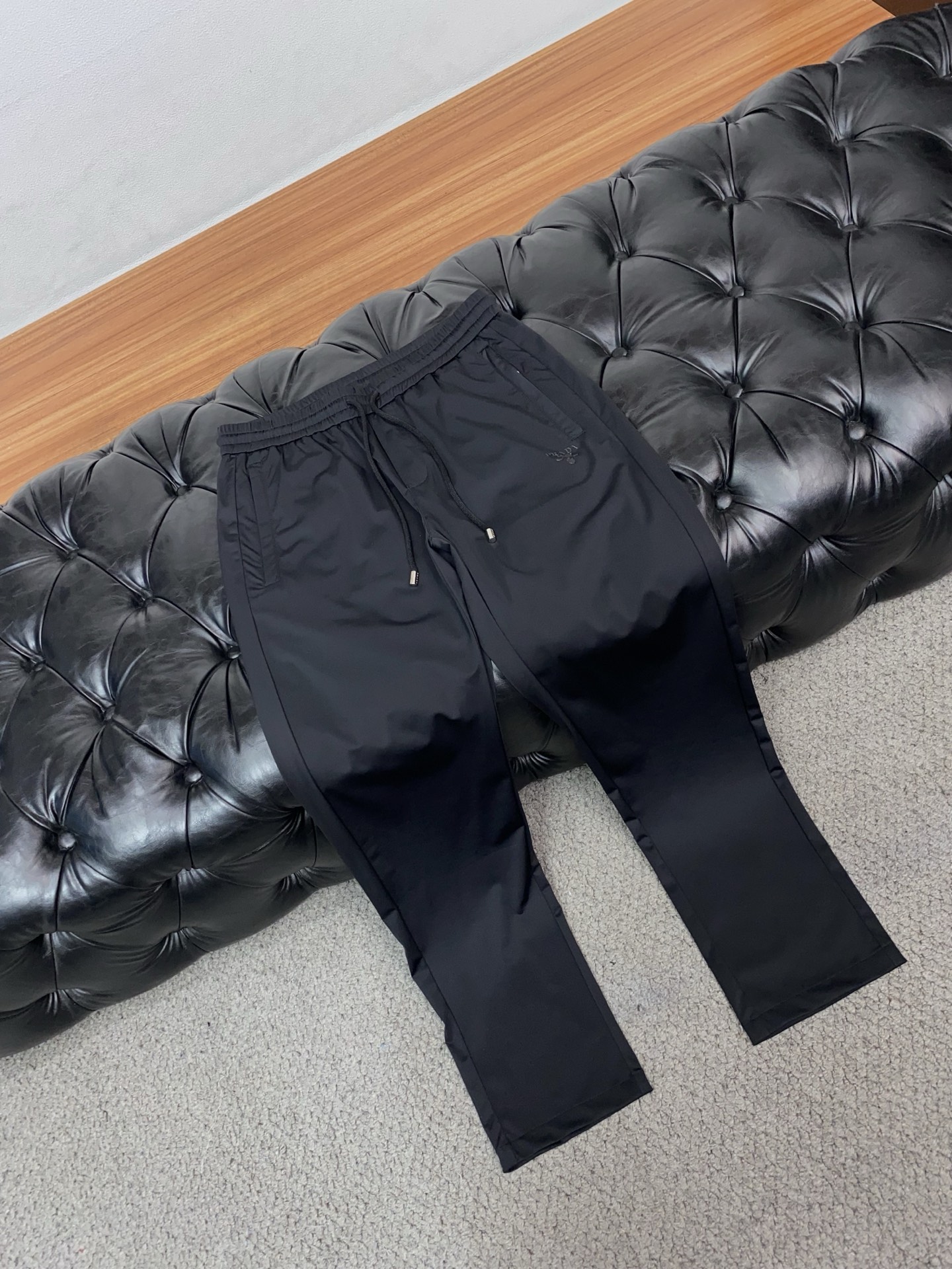 普拉达 2026ss 春夏 新品 原单男士休闲裤 每季必出的类型，无需质疑的热卖王牌单品，符合四季最佳的