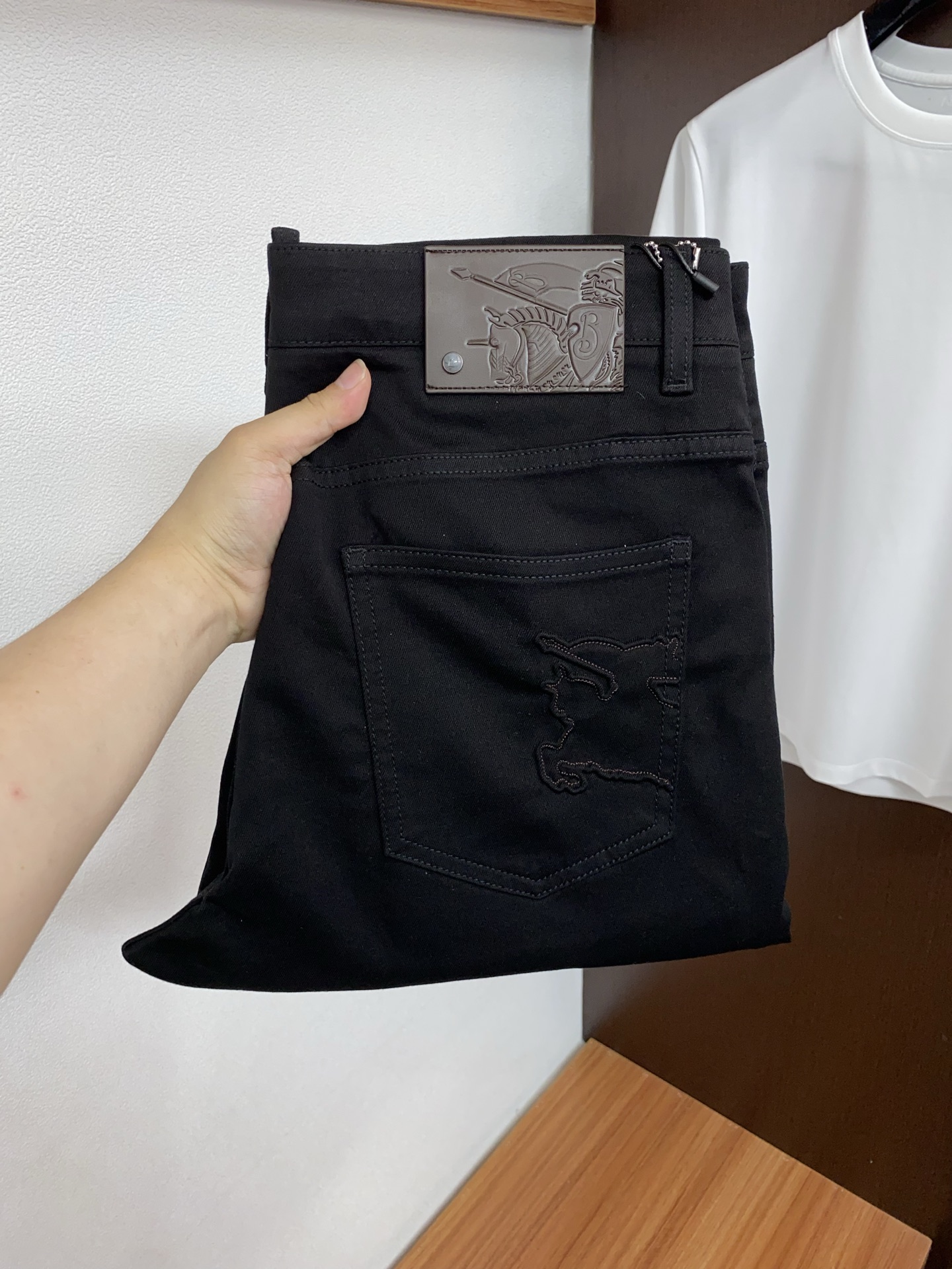 巴宝莉 高端定制、2026早春最新款牛仔裤 柜台同步发售 原版定制复刻 客供五金辅料 原单品质 进口牛仔