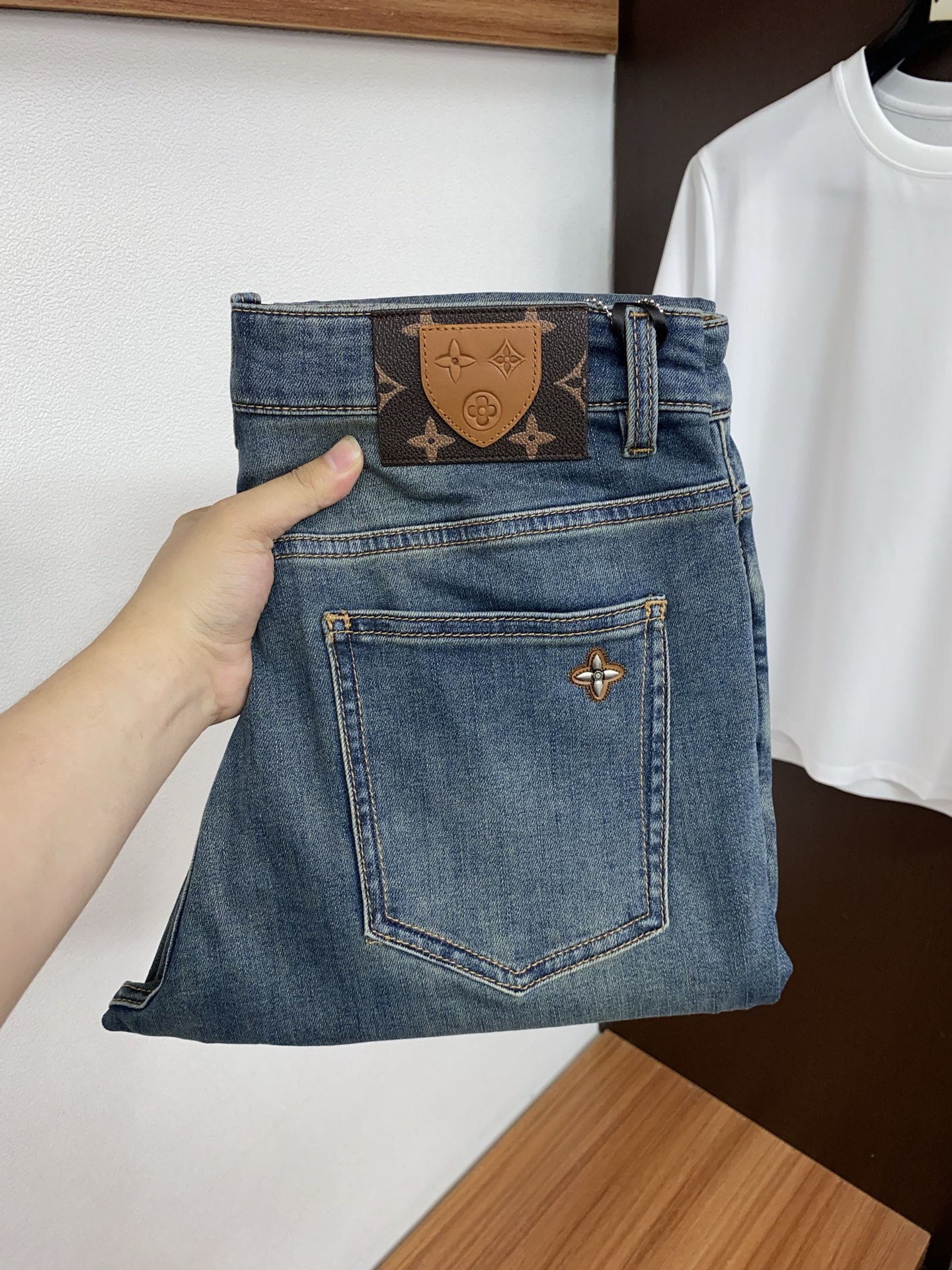 1v路易威登 高端定制、2026早春最新款牛仔裤 柜台同步发售 原版定制复刻 客供五金辅料 原单品质 进