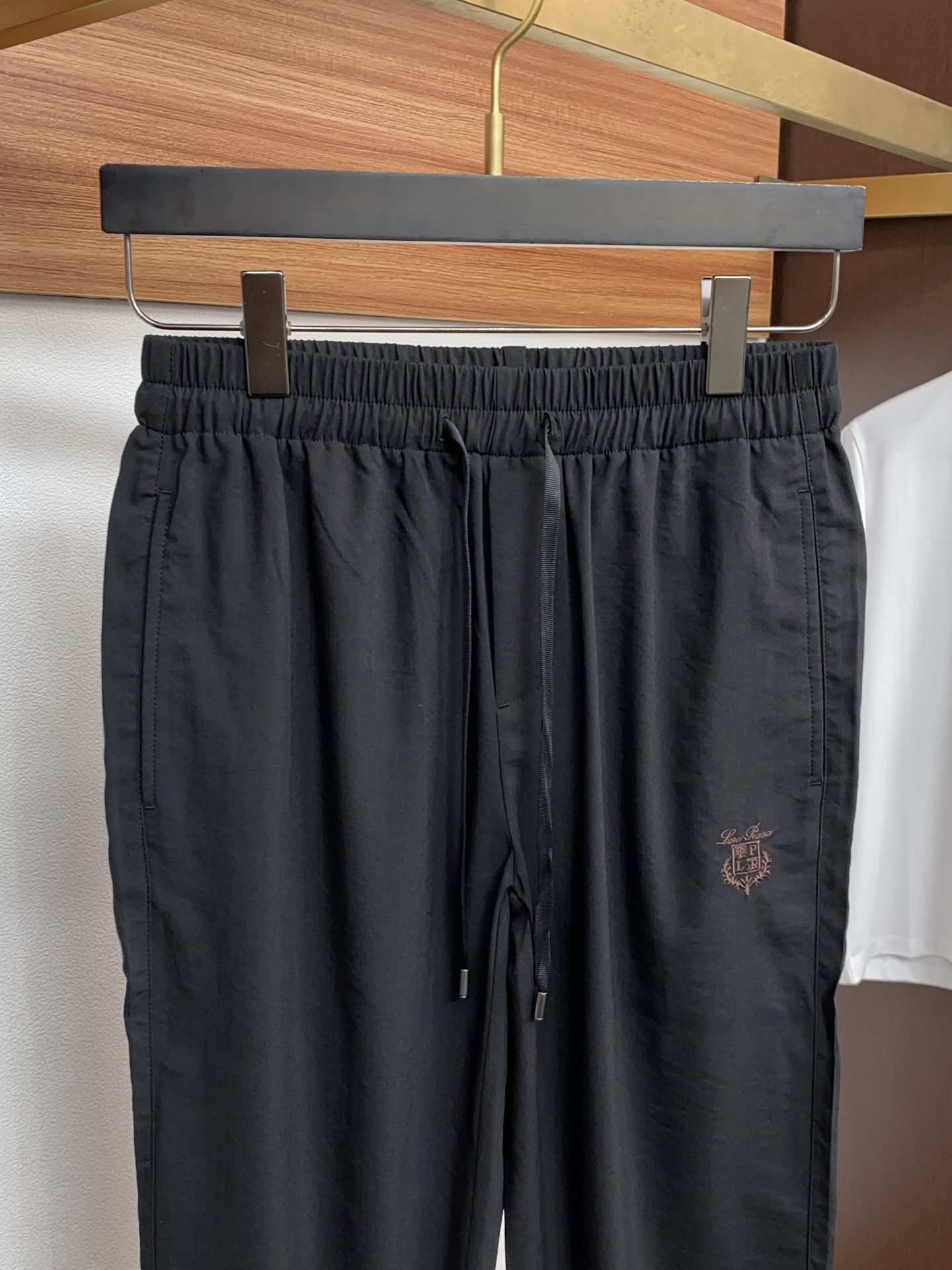 loro Piana 诺悠翩雅 2026ss 春夏 新品 原单男士休闲裤 每季必出的类型，无需质疑的热卖