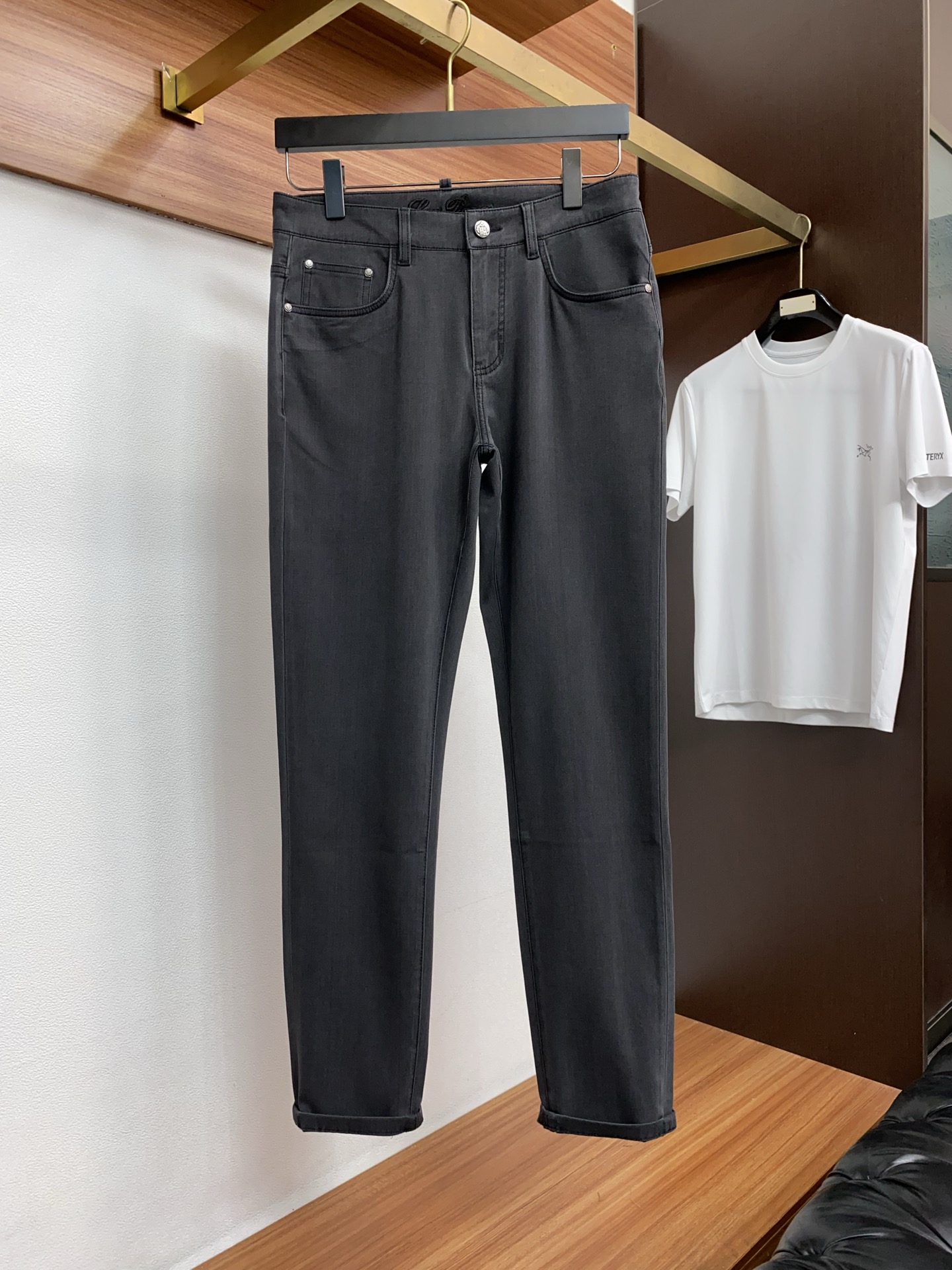 loro Piana 诺悠翩雅 高端定制、2026早春最新款牛仔裤 柜台同步发售 原版定制复刻 客供五金