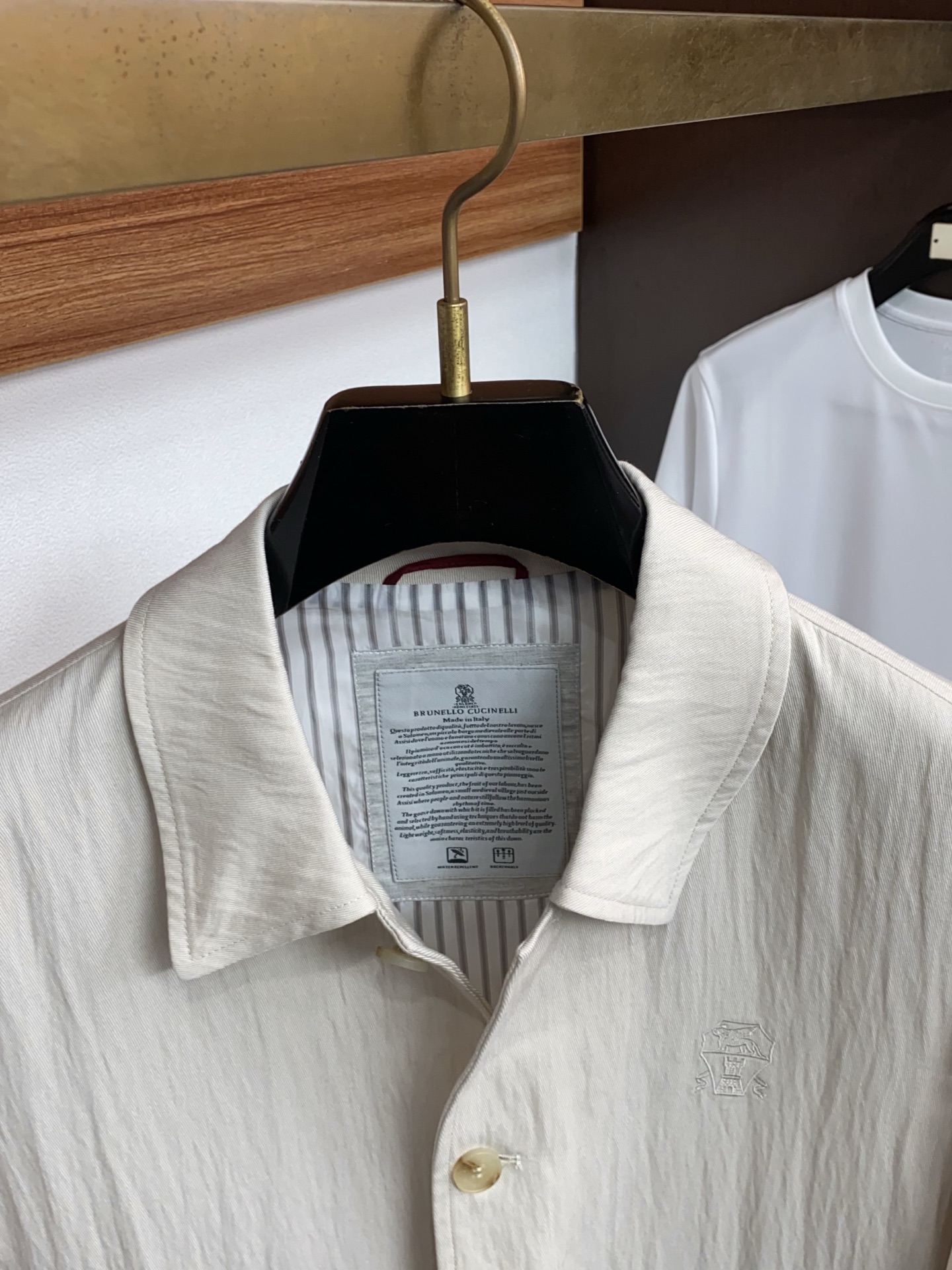 loro Piana 诺悠翩雅 2026新款男士休闲定制西装夹克外套。定制棉麻面料穿上简约干练的休闲外套