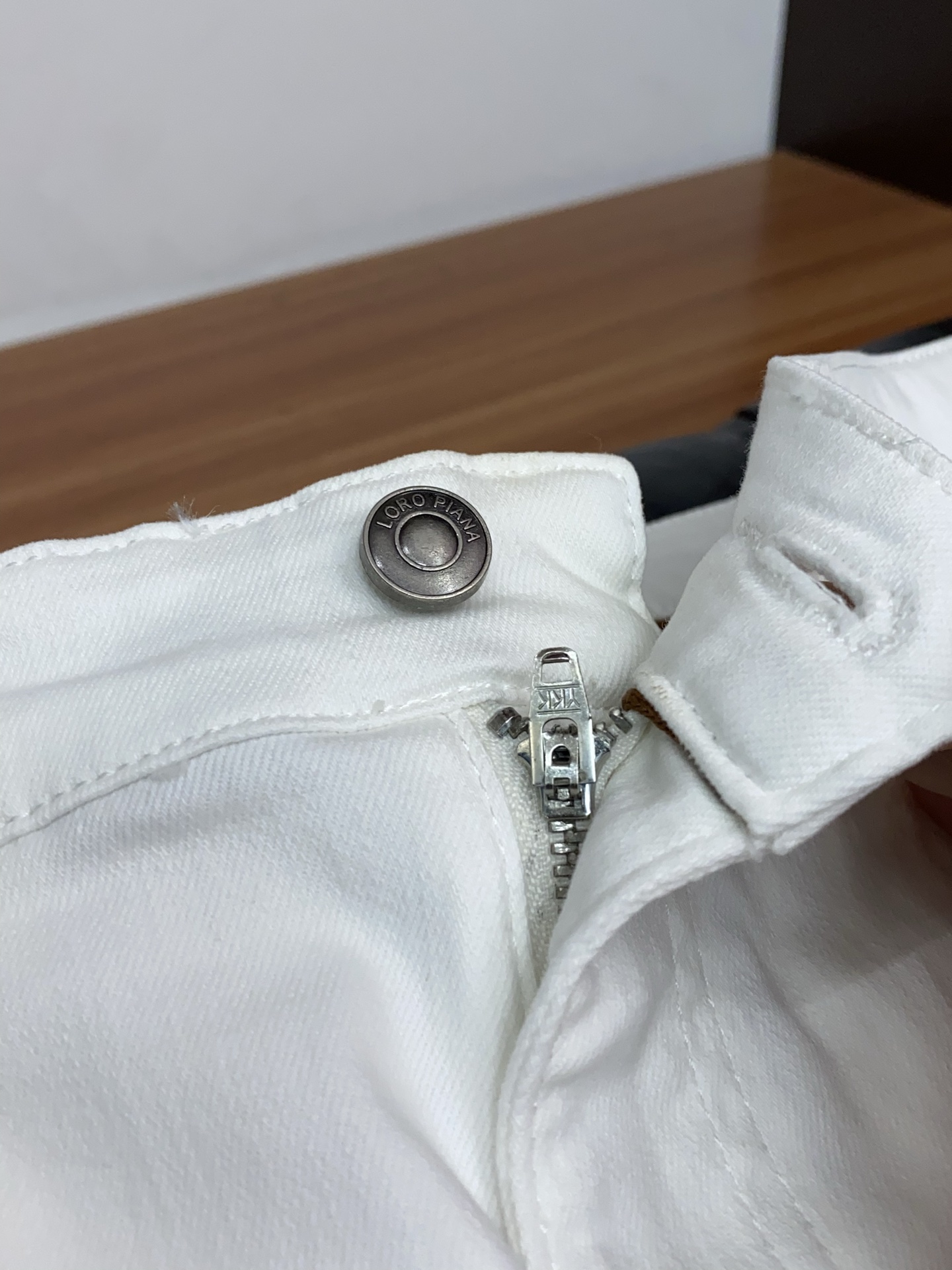 Loro Piana 诺悠翩雅 高端定制、2026早春最新款牛仔裤 柜台同步发售 原版定制复刻 客供五金