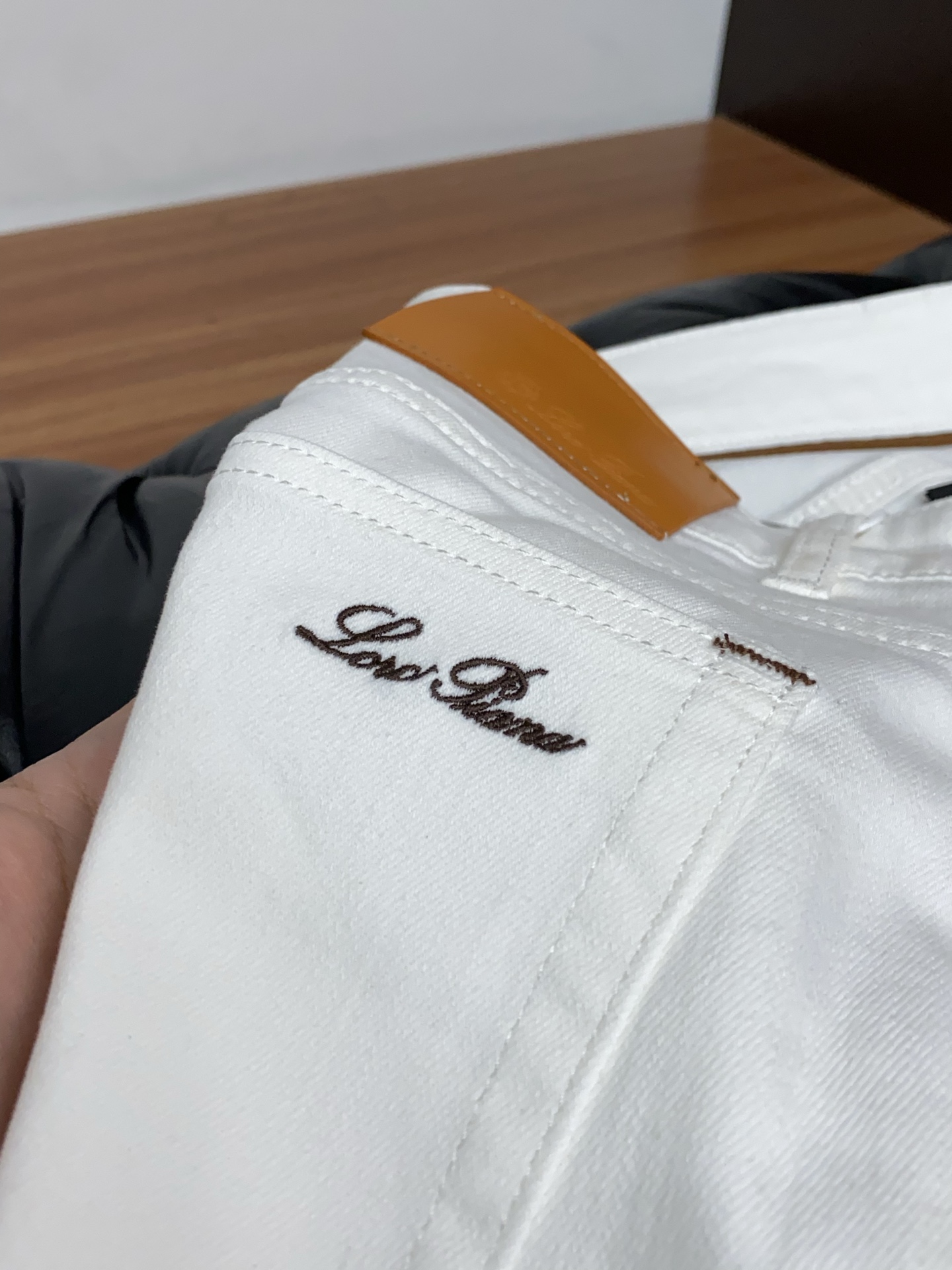Loro Piana 诺悠翩雅 高端定制、2026早春最新款牛仔裤 柜台同步发售 原版定制复刻 客供五金