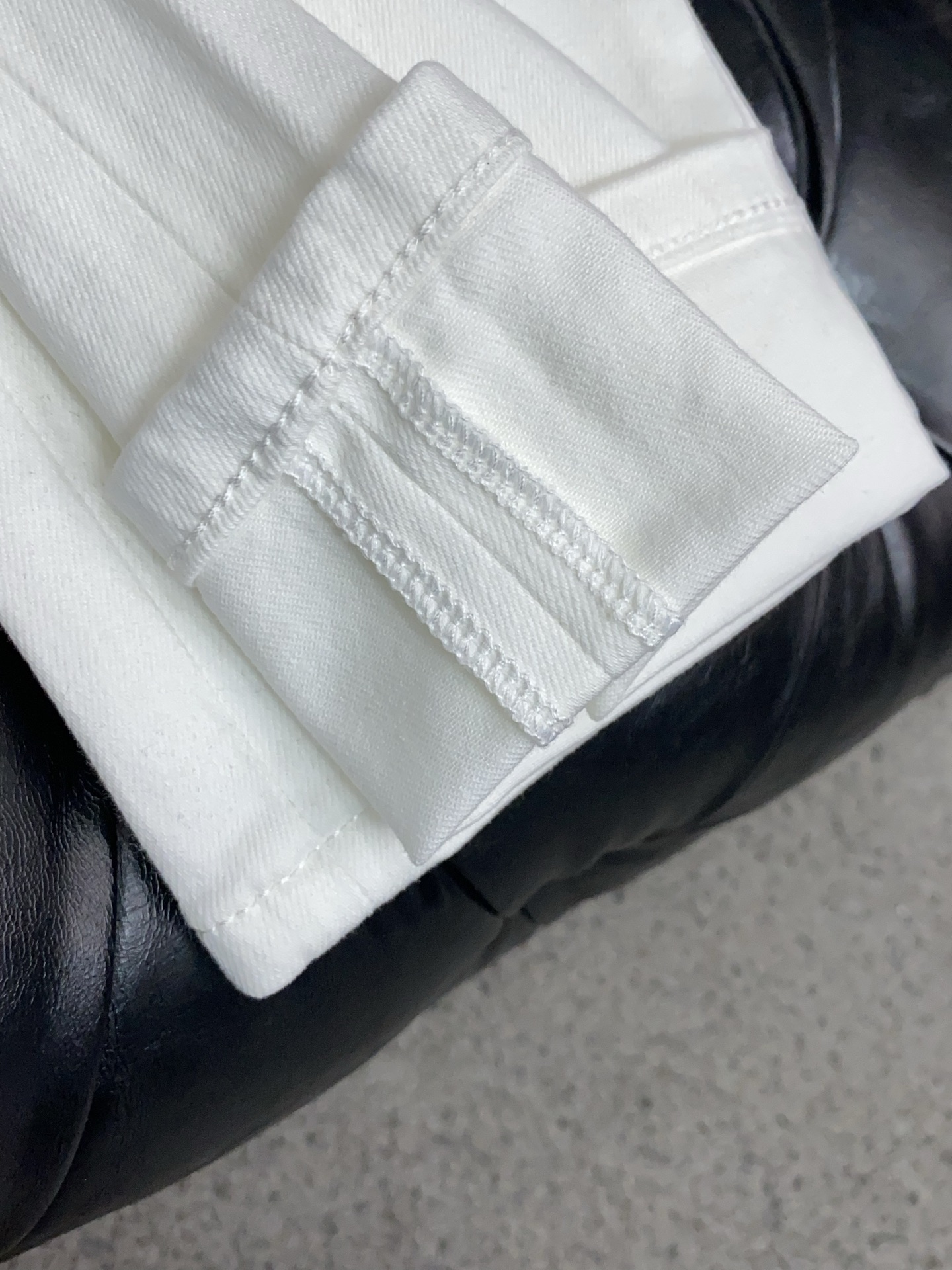 Loro Piana 诺悠翩雅 高端定制、2026早春最新款牛仔裤 柜台同步发售 原版定制复刻 客供五金