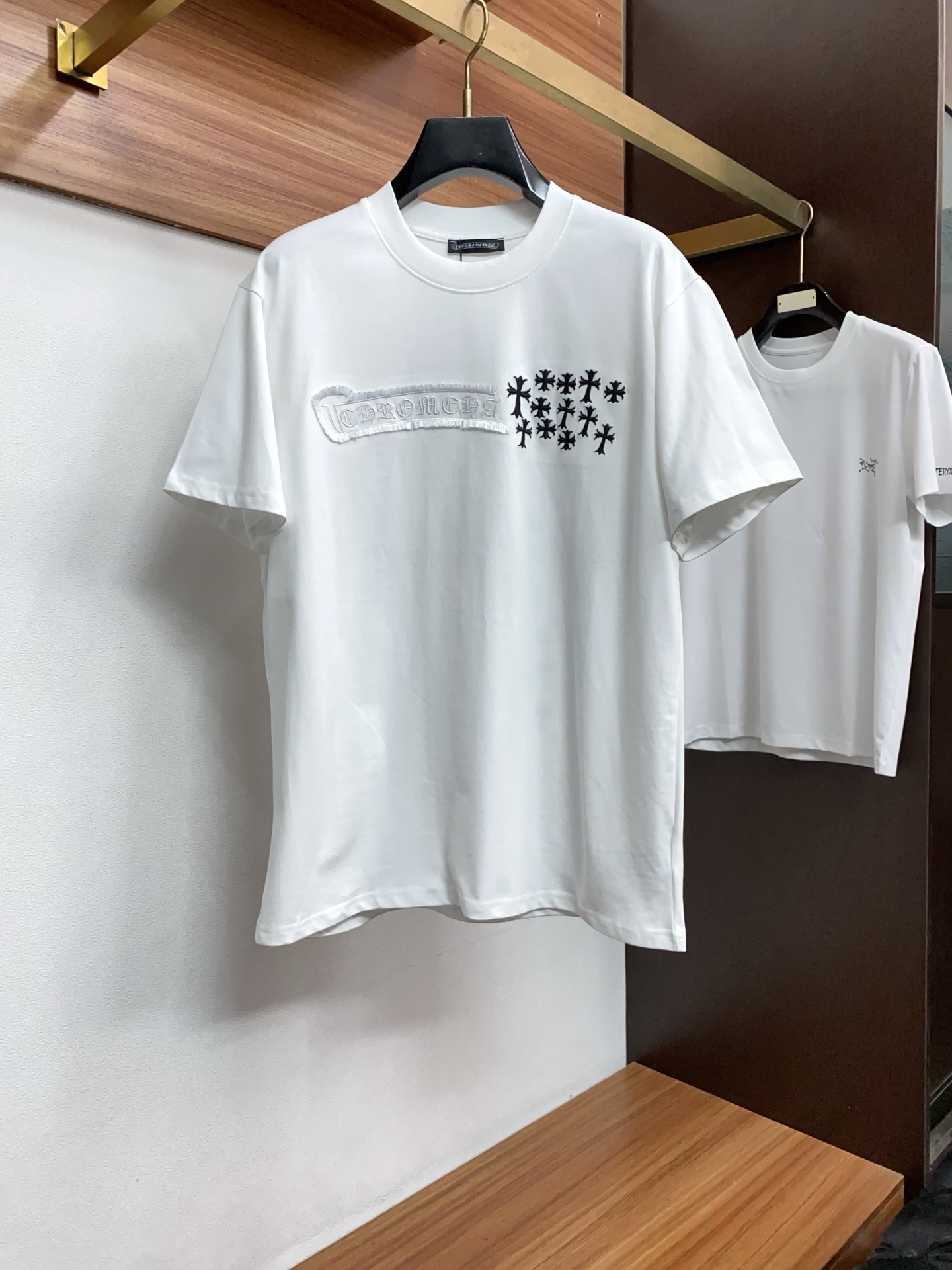 克罗心 26SS春夏新款 纯棉质圆领短袖 男士基础款纯白专柜短袖T恤衫！贸易公司渠道稀出，同步官网发售！