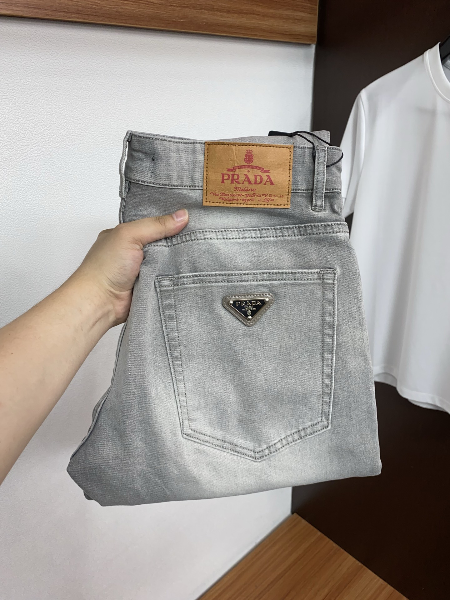 普拉达 高端定制、2026早春最新款牛仔裤 柜台同步发售 原版定制复刻 客供五金辅料 原单品质 进口牛仔