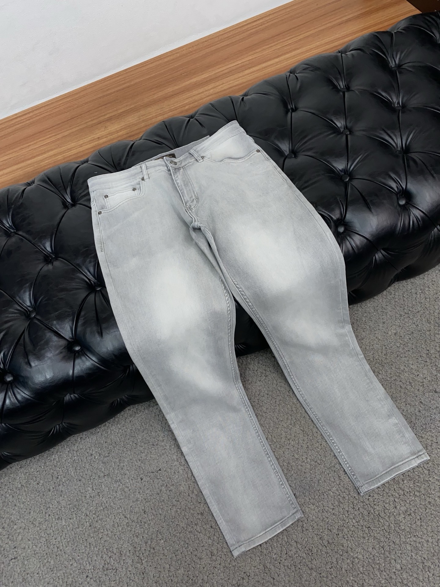 loro Piana 诺悠翩雅 高端定制、2026早春最新款牛仔裤 柜台同步发售 原版定制复刻 客供五金